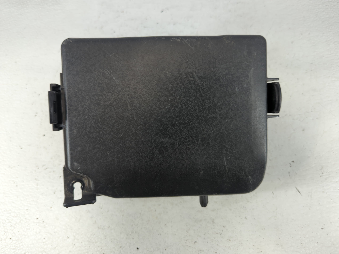 2017-2018 Kia Forte Fusebox Fuse Box Panel Relay Module P/N:4217C01044 91218 B0400 Fits Fits 2017 2018 OEM Used Auto Parts - Oemusedautoparts1.com