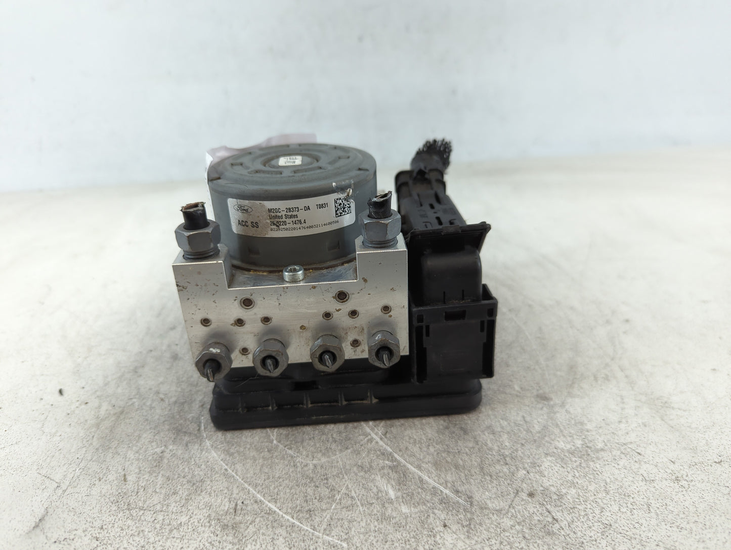 2019-2020 Ford Edge ABS Pump Control Module Replacement P/N:M2GC-2B373-DA Fits Fits 2019 2020 OEM Used Auto Parts - Oemusedautoparts1.com
