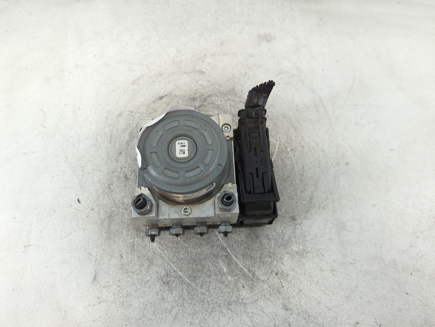 2019-2020 Ford Edge ABS Pump Control Module Replacement P/N:M2GC-2B373-DA Fits Fits 2019 2020 OEM Used Auto Parts - Oemusedautoparts1.com