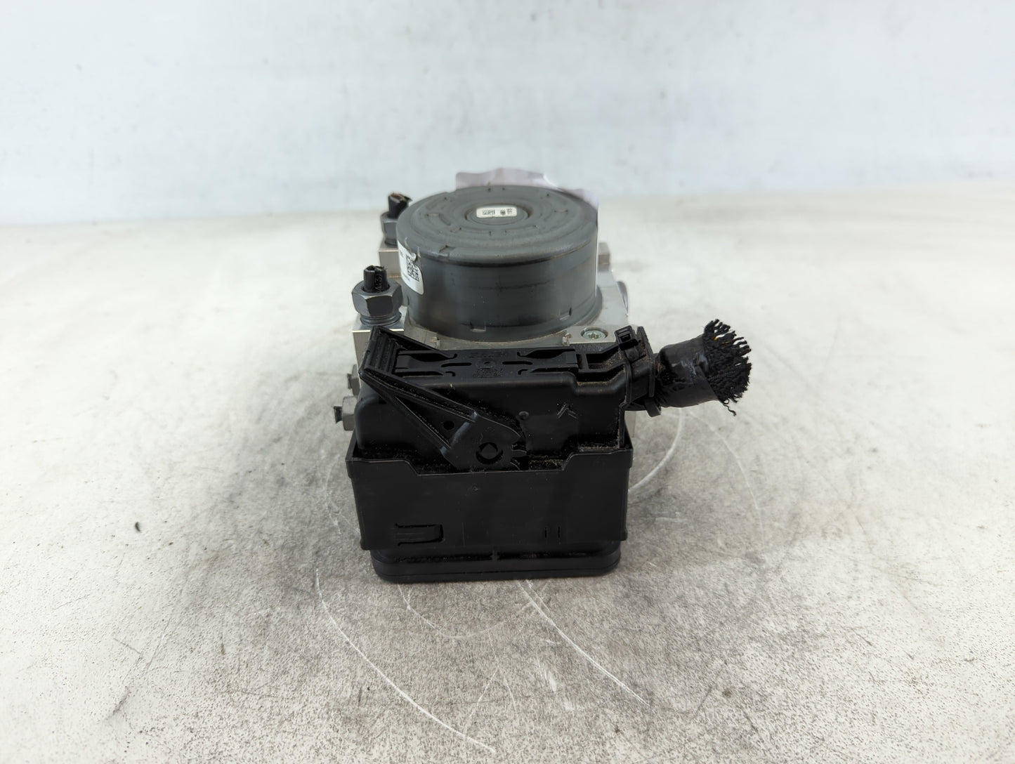 2019-2020 Ford Edge ABS Pump Control Module Replacement P/N:M2GC-2B373-DA Fits Fits 2019 2020 OEM Used Auto Parts - Oemusedautoparts1.com