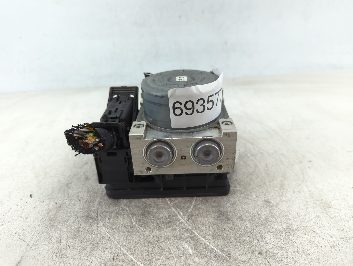 2019-2020 Ford Edge ABS Pump Control Module Replacement P/N:M2GC-2B373-DA Fits Fits 2019 2020 OEM Used Auto Parts - Oemusedautoparts1.com