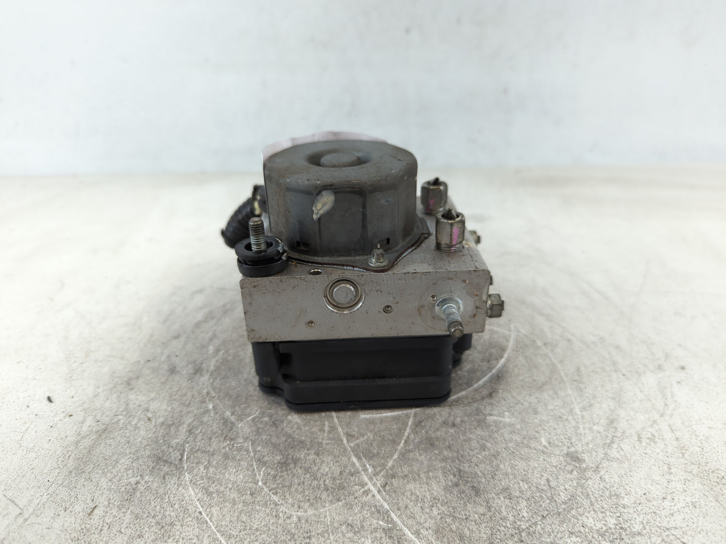 2014 Nissan Versa ABS Pump Control Module Replacement P/N:47660 9KF0A Fits OEM Used Auto Parts - Oemusedautoparts1.com