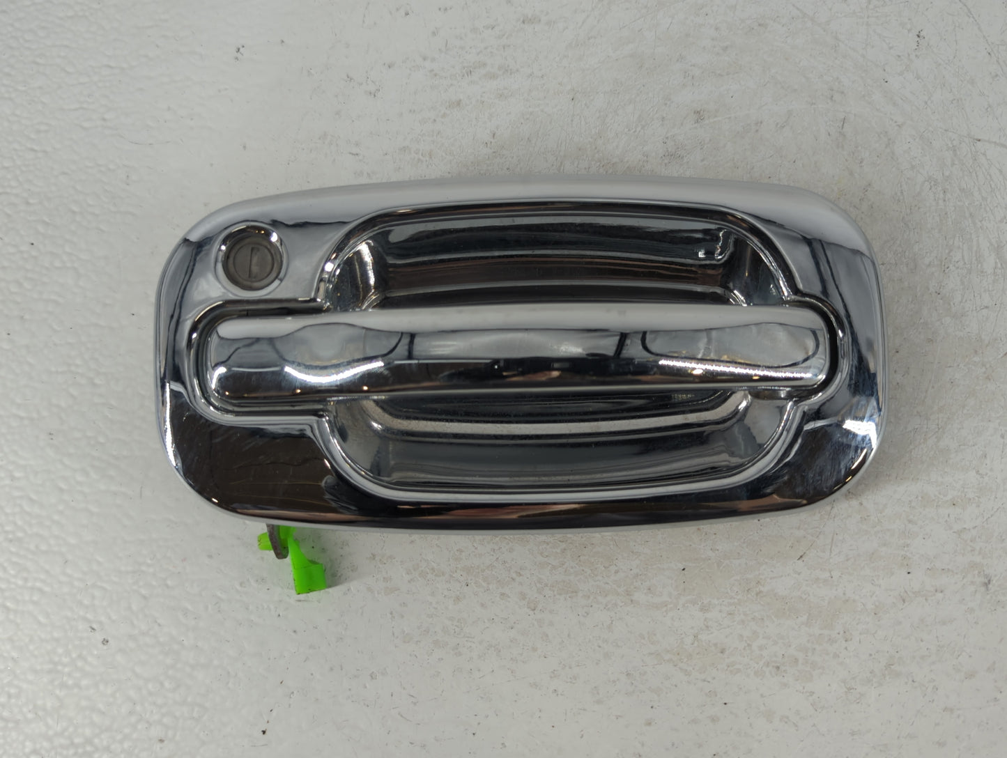 2002 Cadillac Escalade Driver Front Left Door Handle Exterior Assembly - Oemusedautoparts1.com