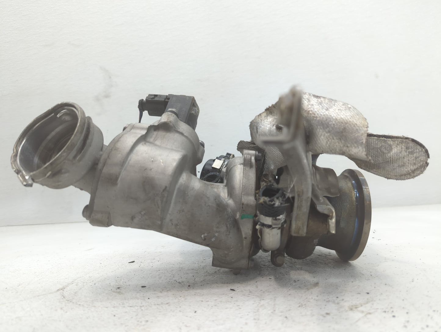 2012 Volkswagen Passat Turbocharger Exhaust Manifold With Turbo Charger - Oemusedautoparts1.com