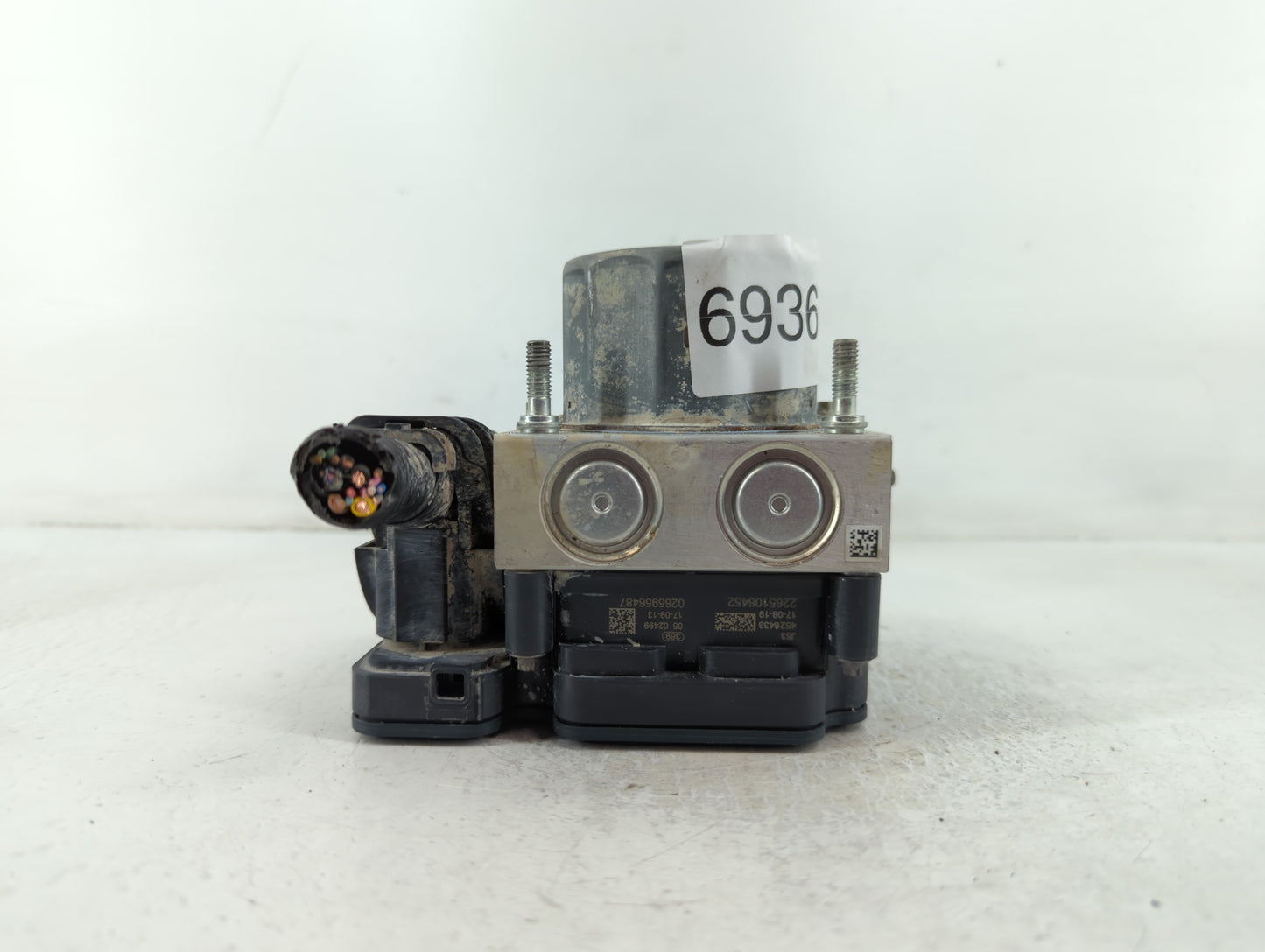 2018 Nissan Rogue ABS Pump Control Module Replacement P/N:269 829 7660 5HR1A Fits OEM Used Auto Parts - Oemusedautoparts1.com