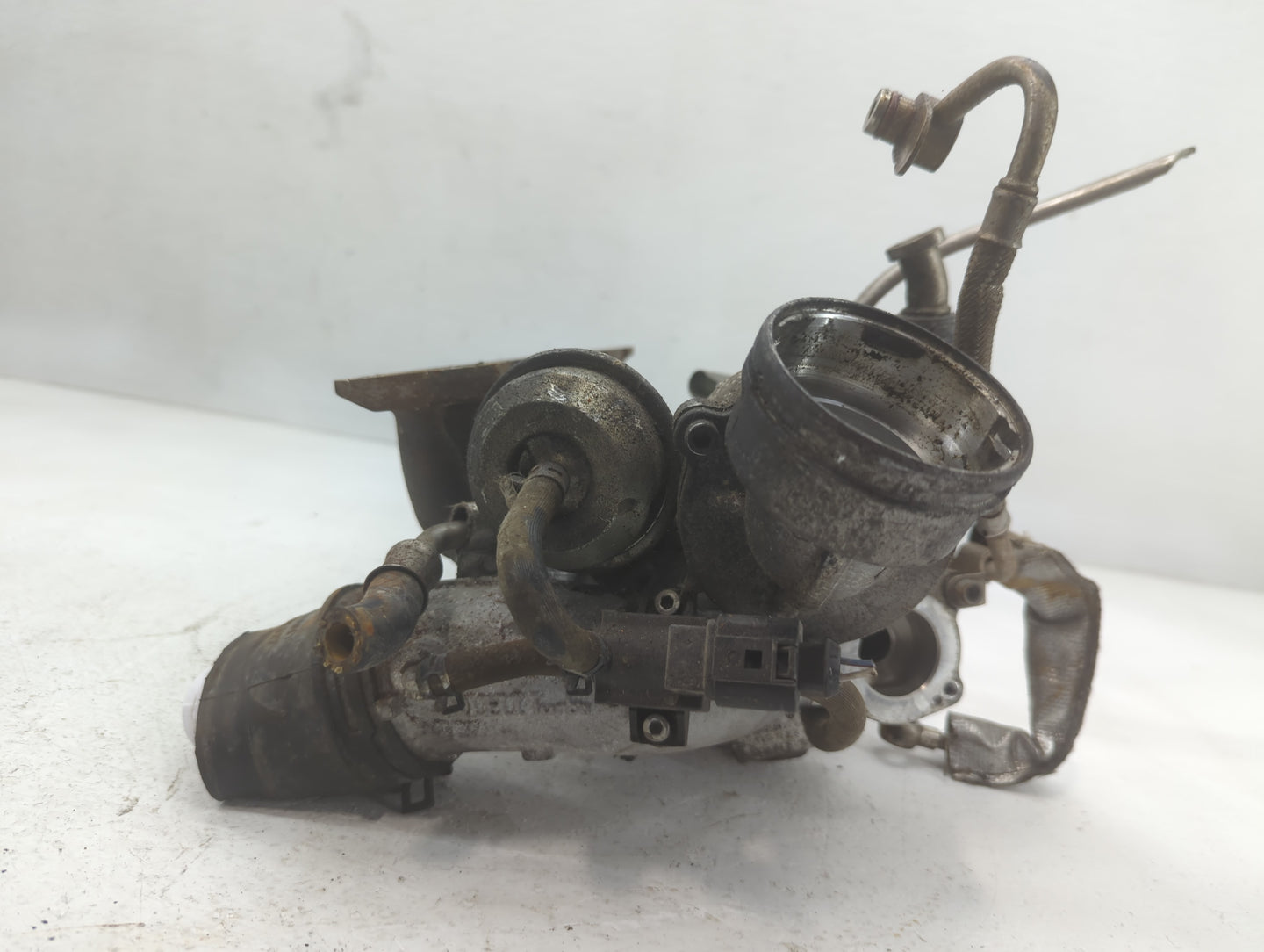 2012 Volkswagen Beetle Turbocharger Exhaust Manifold With Turbo Charger - Oemusedautoparts1.com