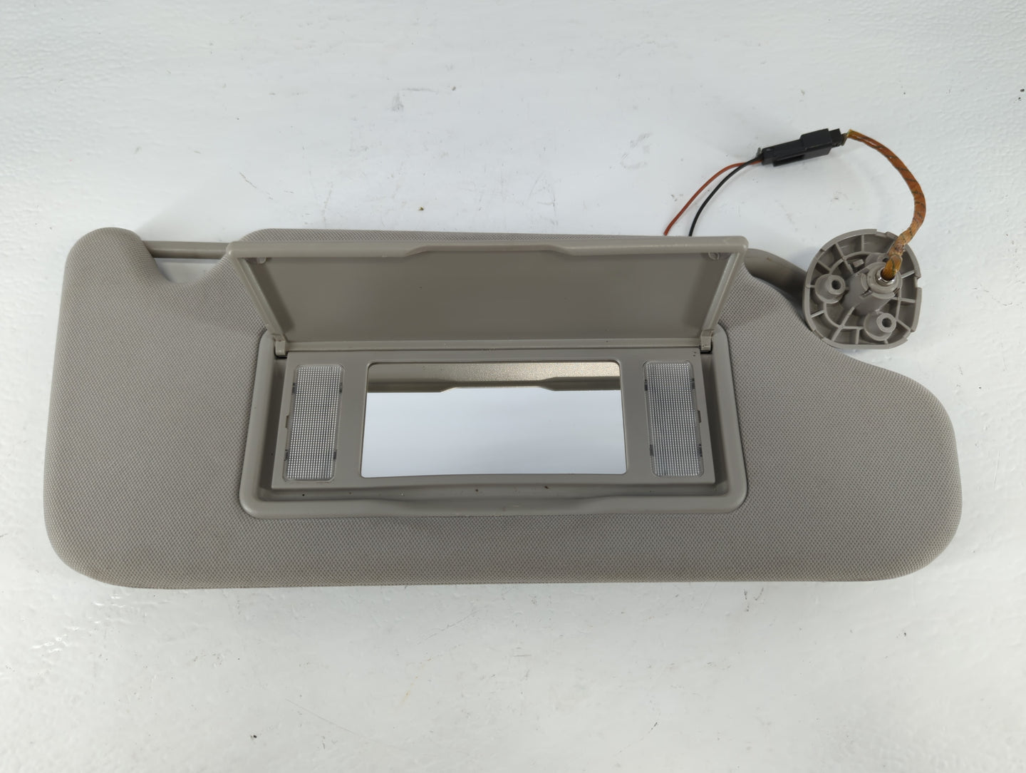 2006-2016 Chevrolet Impala Sun Visor Shade Replacement Passenger Right Mirror Fits OEM Used Auto Parts - Oemusedautoparts1.com