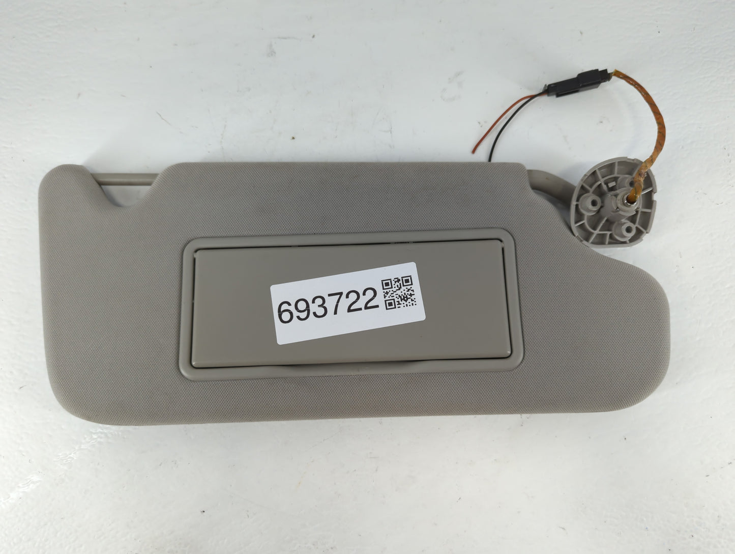 2006-2016 Chevrolet Impala Sun Visor Shade Replacement Passenger Right Mirror Fits OEM Used Auto Parts - Oemusedautoparts1.com