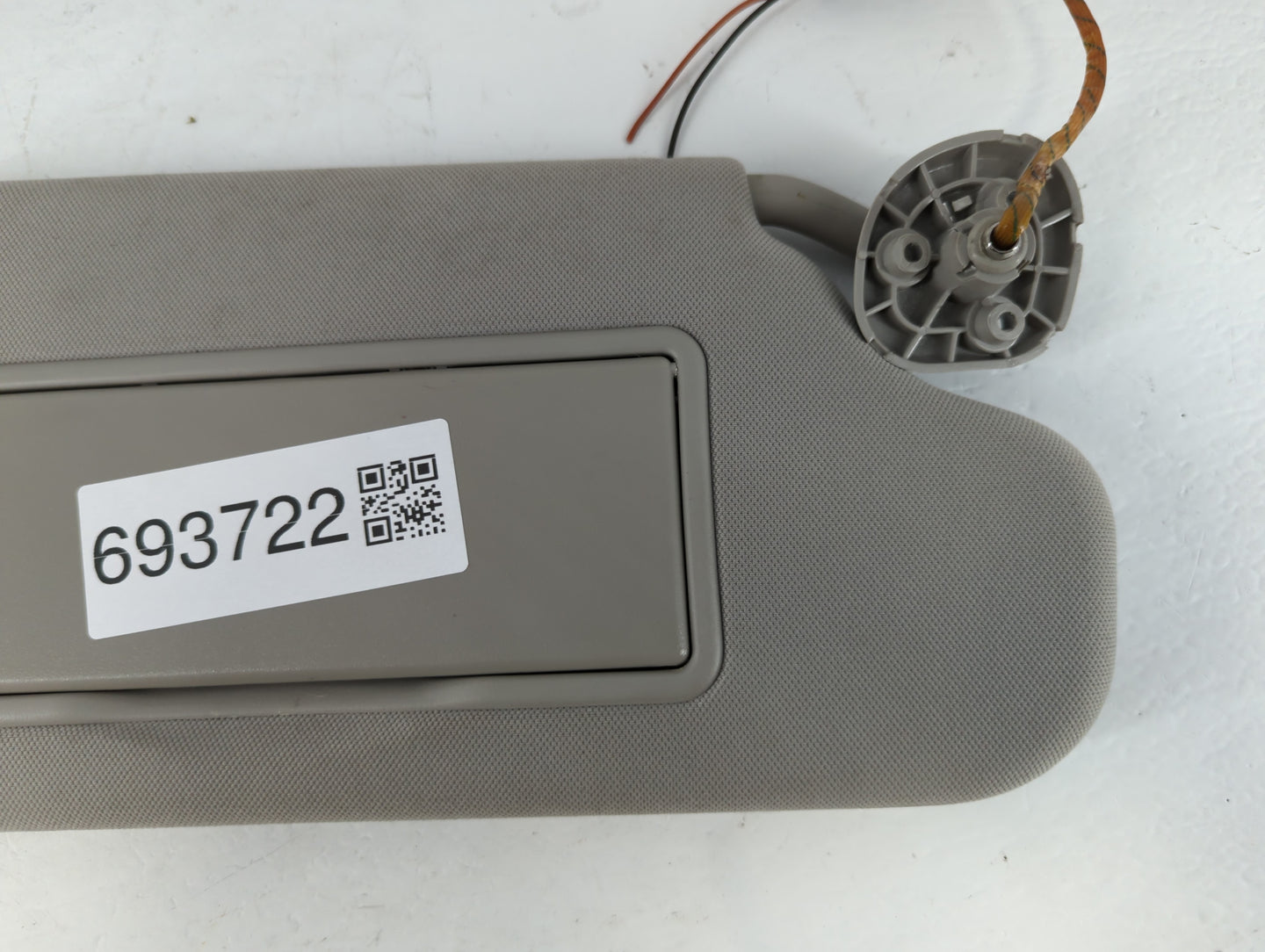 2006-2016 Chevrolet Impala Sun Visor Shade Replacement Passenger Right Mirror Fits OEM Used Auto Parts - Oemusedautoparts1.com