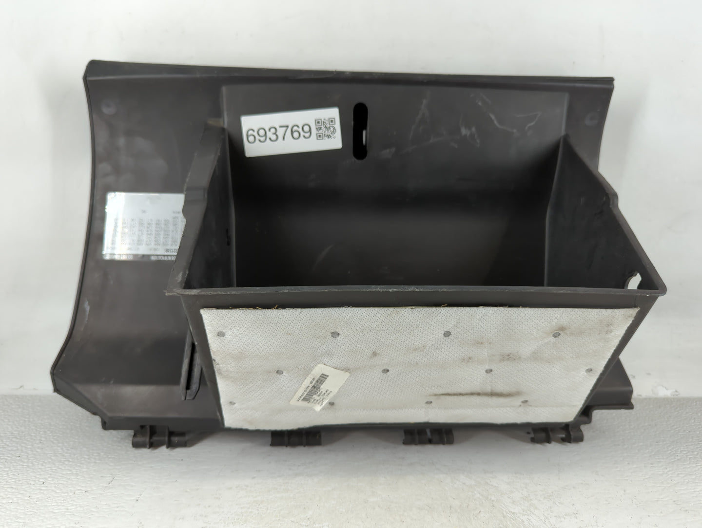2010 Chevrolet Traverse Passenger Glove Box Door Storage Compartment - Oemusedautoparts1.com