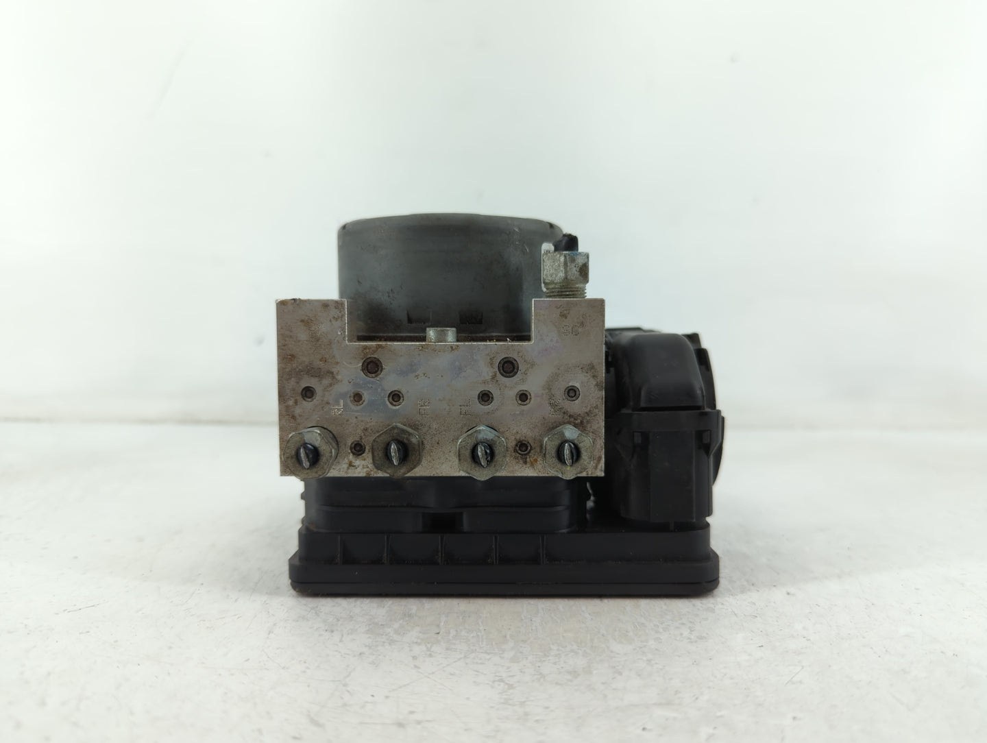 2018-2019 Cadillac Xts ABS Pump Control Module Replacement P/N:84301232 Fits Fits 2018 2019 OEM Used Auto Parts - Oemusedautoparts1.com
