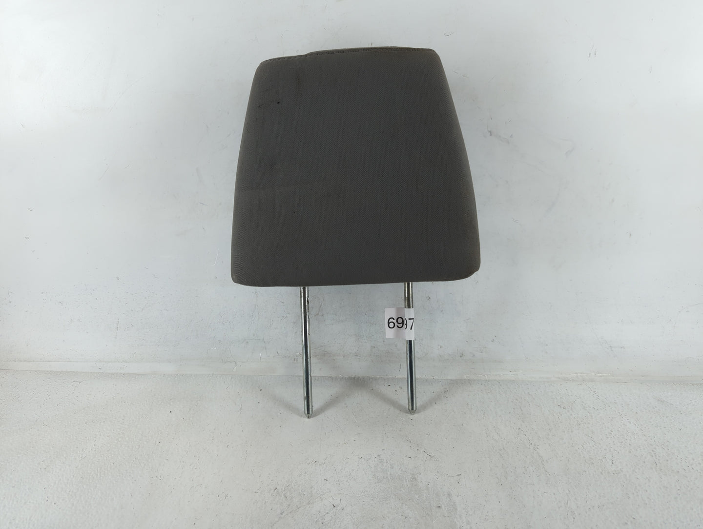 2005-2009 Chevrolet Equinox Headrest Head Rest Front Driver Passenger Seat Fits Fits 2005 2006 2007 2008 2009 OEM Used Auto Parts - Oemusedautoparts1.com