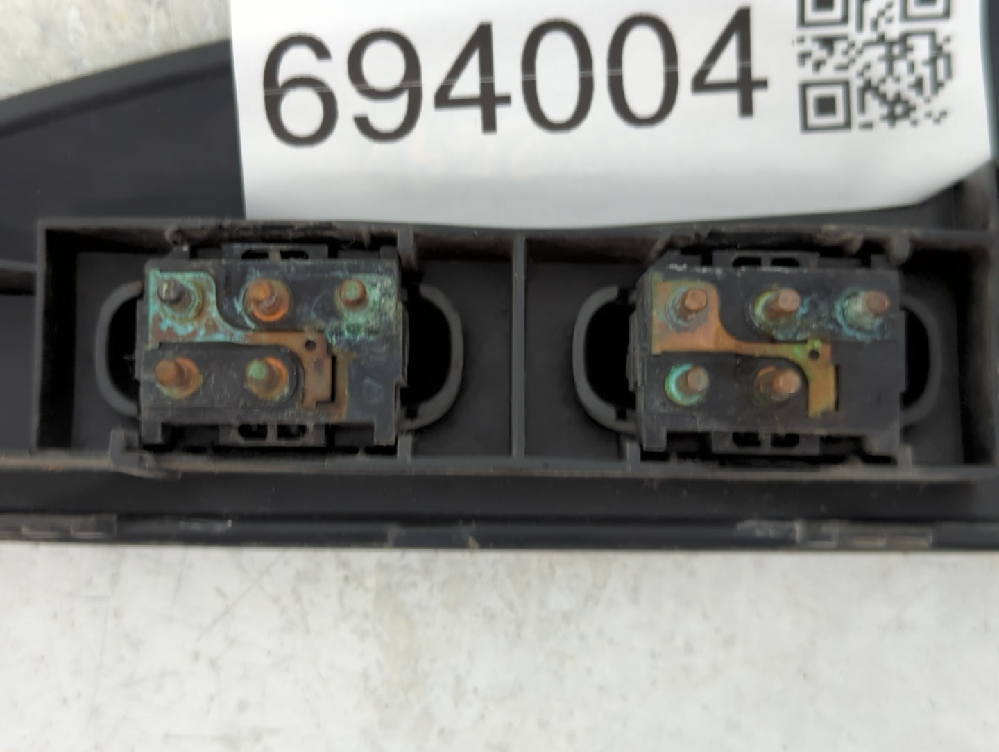 2000-2005 Pontiac Montana Master Power Window Switch Replacement Driver Side Left Fits Fits 2000 2001 2002 2003 2004 2005 OEM Used Auto Parts - Oemusedautoparts1.com