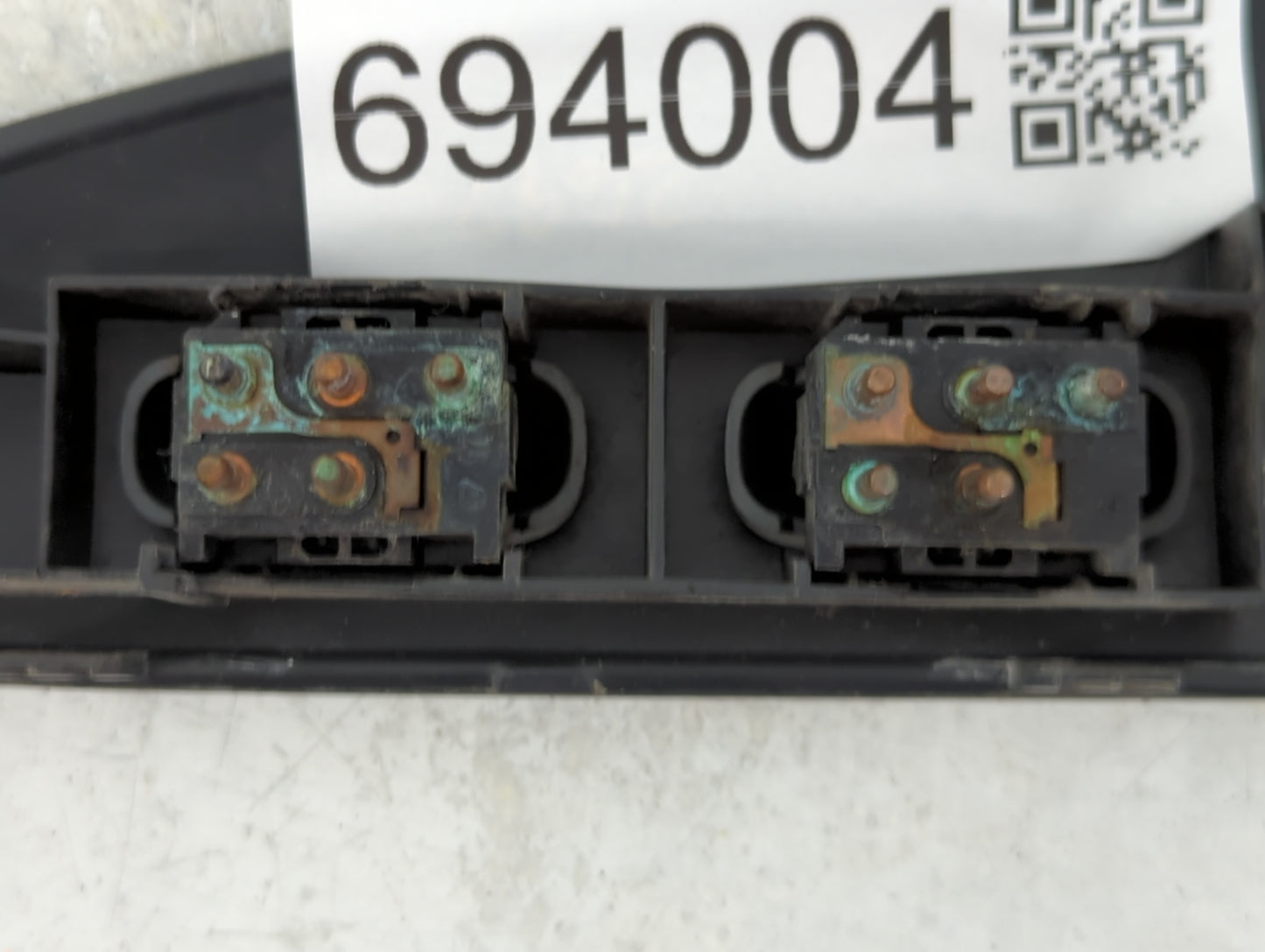 2000-2005 Pontiac Montana Master Power Window Switch Replacement Driver Side Left Fits Fits 2000 2001 2002 2003 2004 2005 OEM Used Auto Parts - Oemusedautoparts1.com