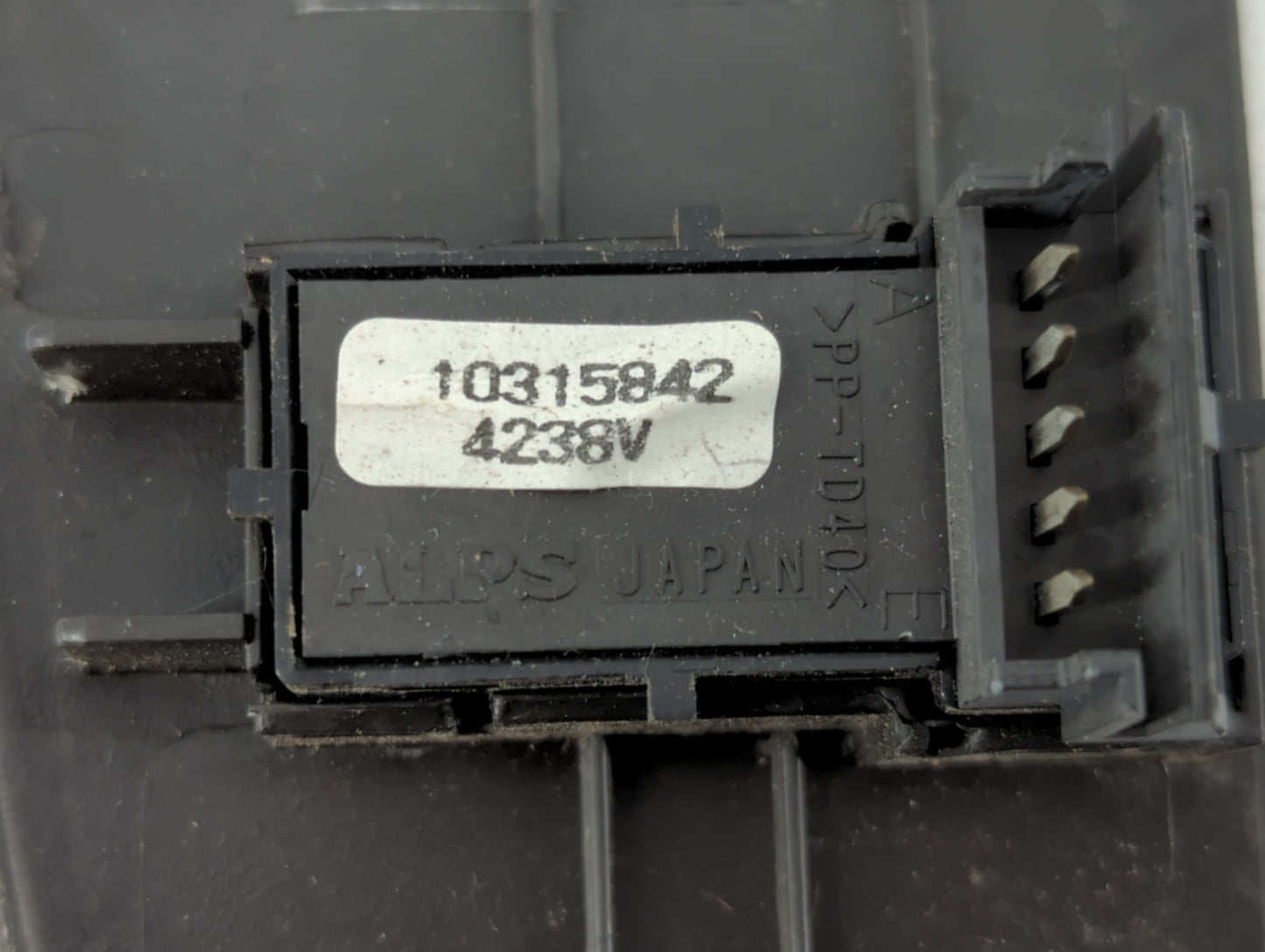 2005-2009 Pontiac Montana Master Power Window Switch Replacement Driver Side Left P/N:10315842 Fits Fits 2005 2006 2007 2008 2009 OEM Used Auto Parts - Oemusedautoparts1.com