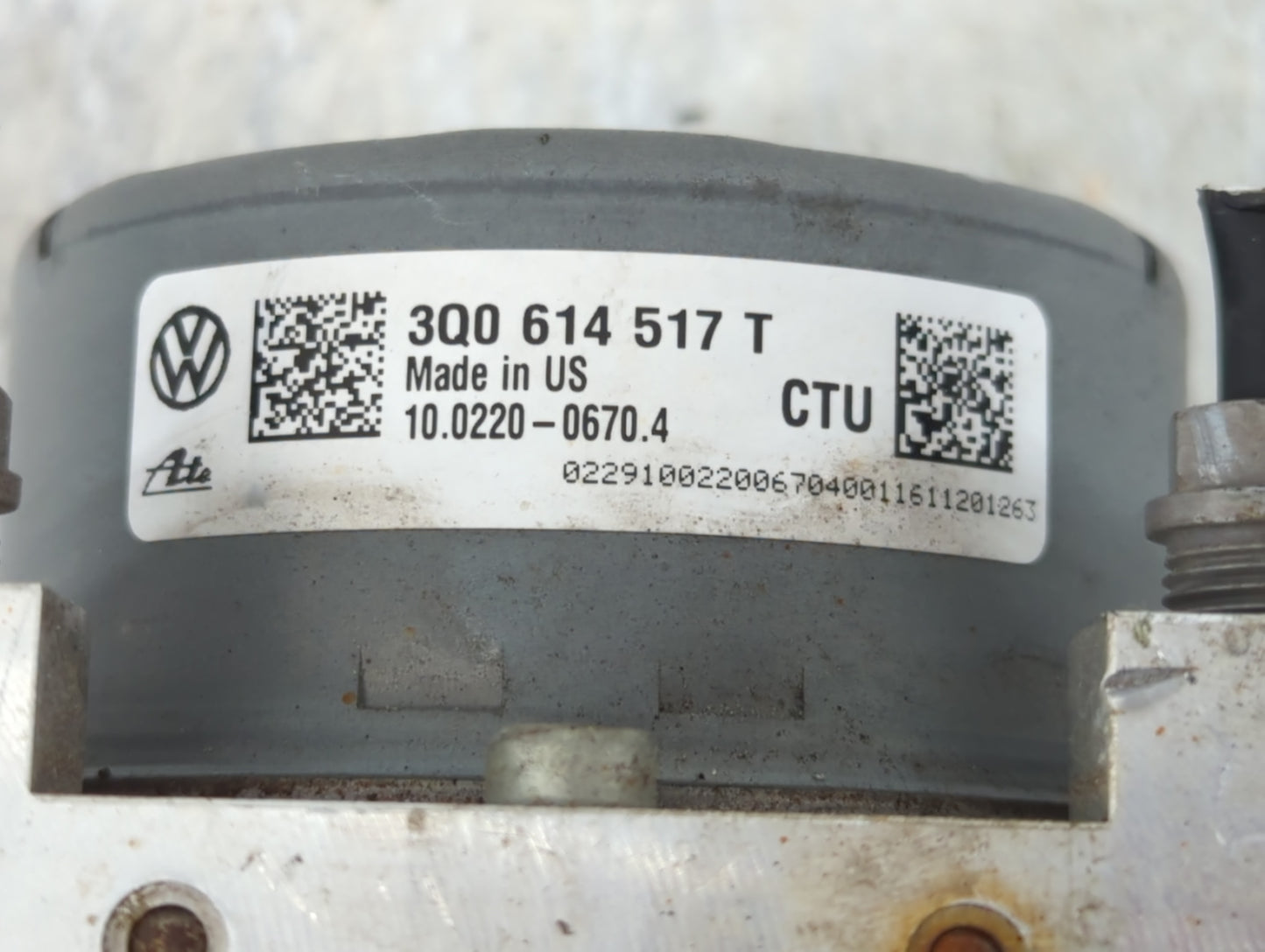 2015-2016 Volkswagen Golf ABS Pump Control Module Replacement P/N:3Q0 614 517 T Fits Fits 2015 2016 2017 OEM Used Auto Parts - Oemusedautoparts1.com