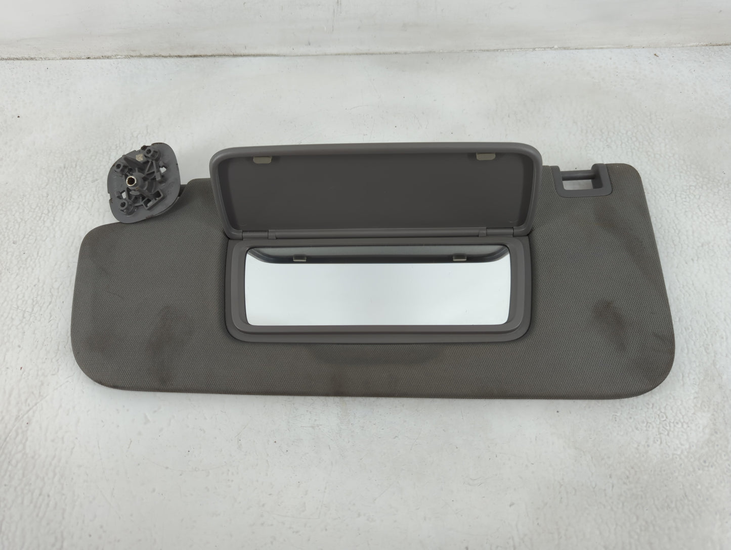 2019-2022 Chevrolet Silverado 1500 Sun Visor Shade Replacement Driver Left Mirror Fits Fits 2019 2020 2021 2022 OEM Used Auto Parts - Oemusedautoparts1.com