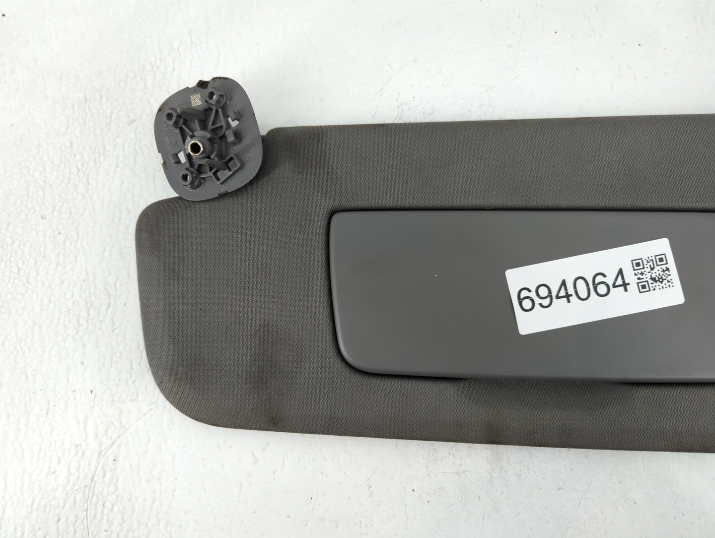 2019-2022 Chevrolet Silverado 1500 Sun Visor Shade Replacement Driver Left Mirror Fits Fits 2019 2020 2021 2022 OEM Used Auto Parts - Oemusedautoparts1.com