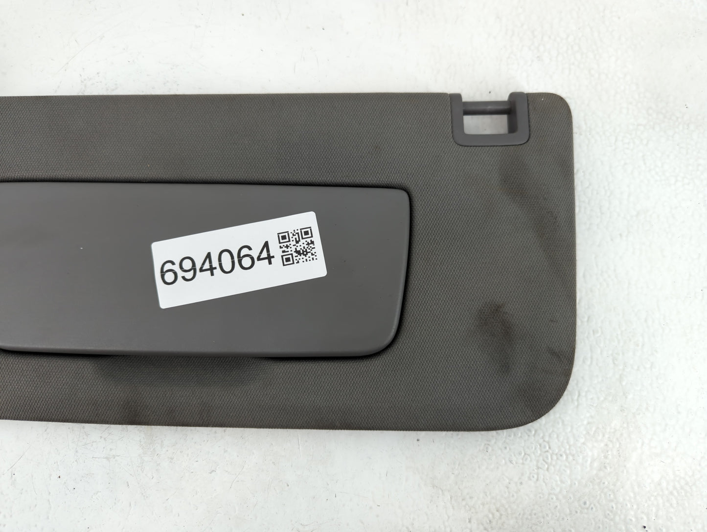 2019-2022 Chevrolet Silverado 1500 Sun Visor Shade Replacement Driver Left Mirror Fits Fits 2019 2020 2021 2022 OEM Used Auto Parts - Oemusedautoparts1.com