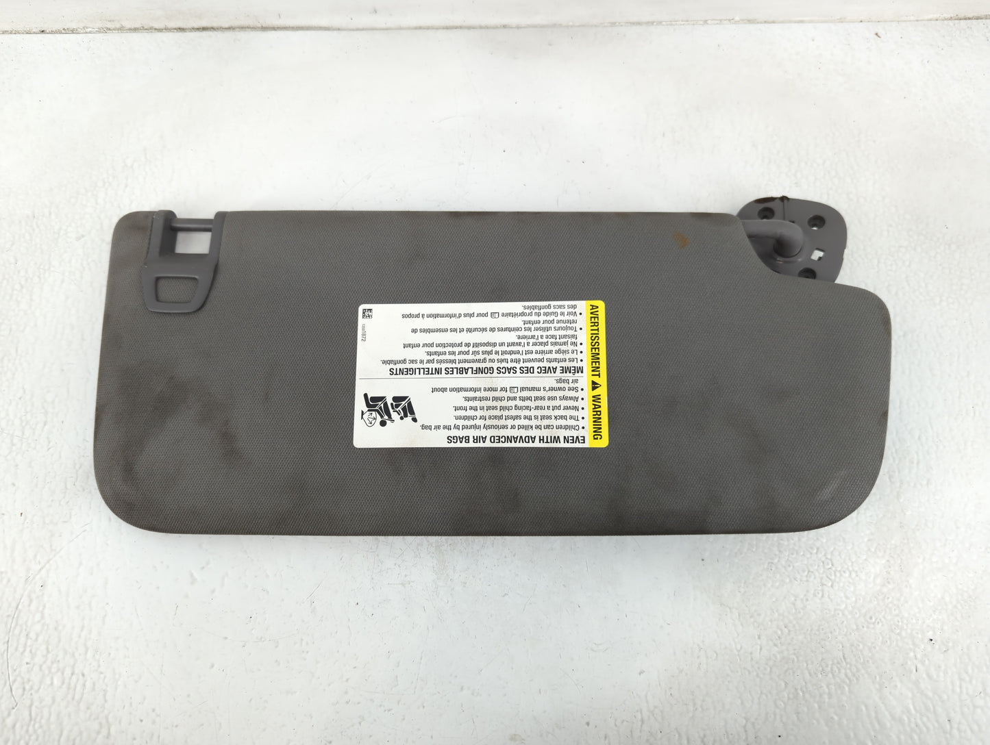 2019-2022 Chevrolet Silverado 1500 Sun Visor Shade Replacement Driver Left Mirror Fits Fits 2019 2020 2021 2022 OEM Used Auto Parts - Oemusedautoparts1.com