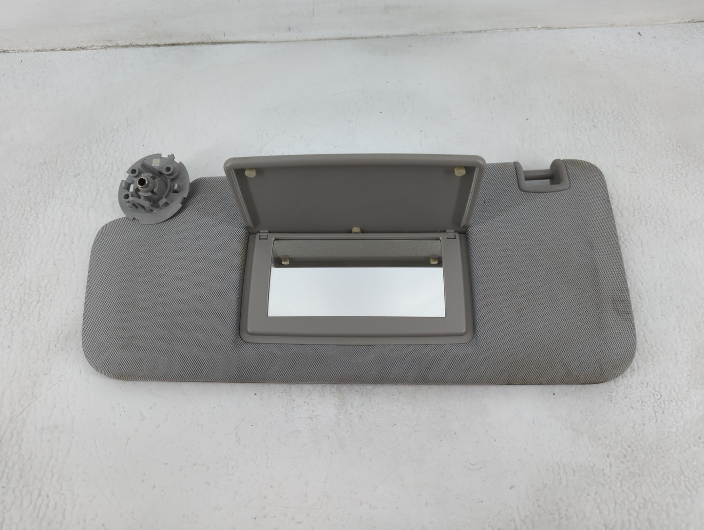 2017-2021 Chevrolet Trax Sun Visor Shade Replacement Driver Left Mirror Fits Fits 2017 2018 2019 2020 2021 OEM Used Auto Parts - Oemusedautoparts1.com