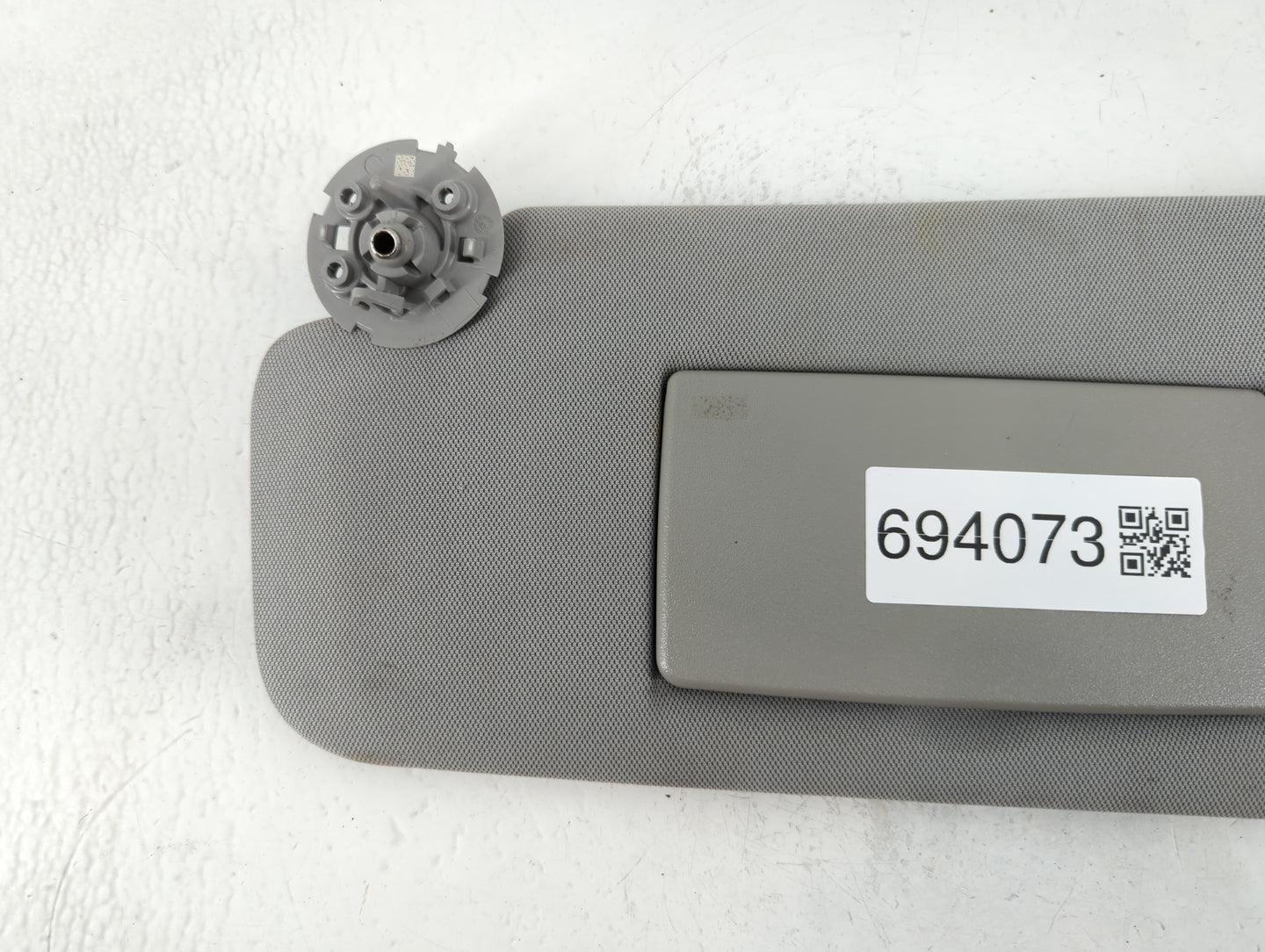 2017-2021 Chevrolet Trax Sun Visor Shade Replacement Driver Left Mirror Fits Fits 2017 2018 2019 2020 2021 OEM Used Auto Parts - Oemusedautoparts1.com