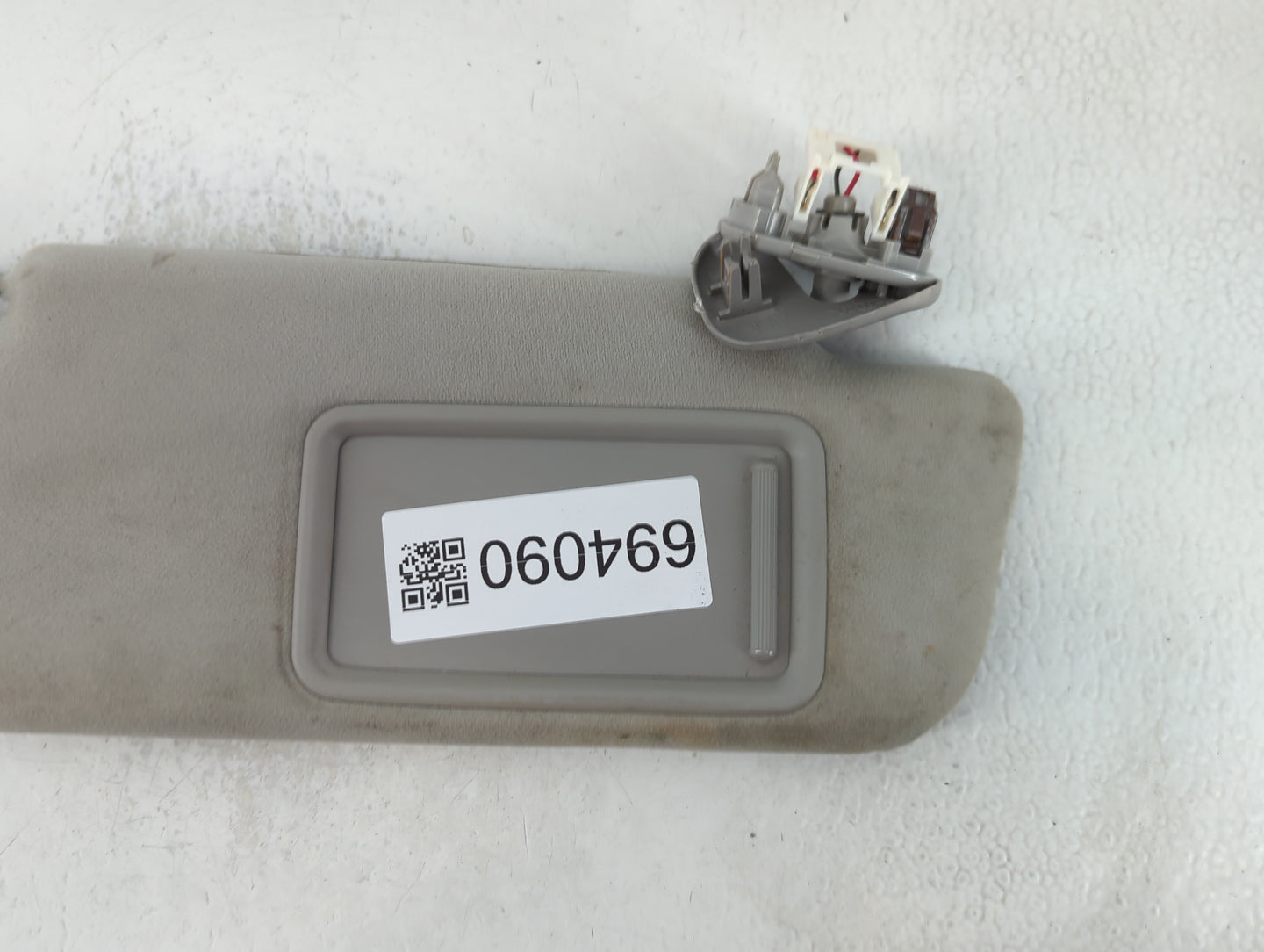 2010-2015 Toyota Prius Sun Visor Shade Replacement Passenger Right Mirror Fits Fits 2010 2011 2012 2013 2014 2015 OEM Used Auto Parts - Oemusedautoparts1.com