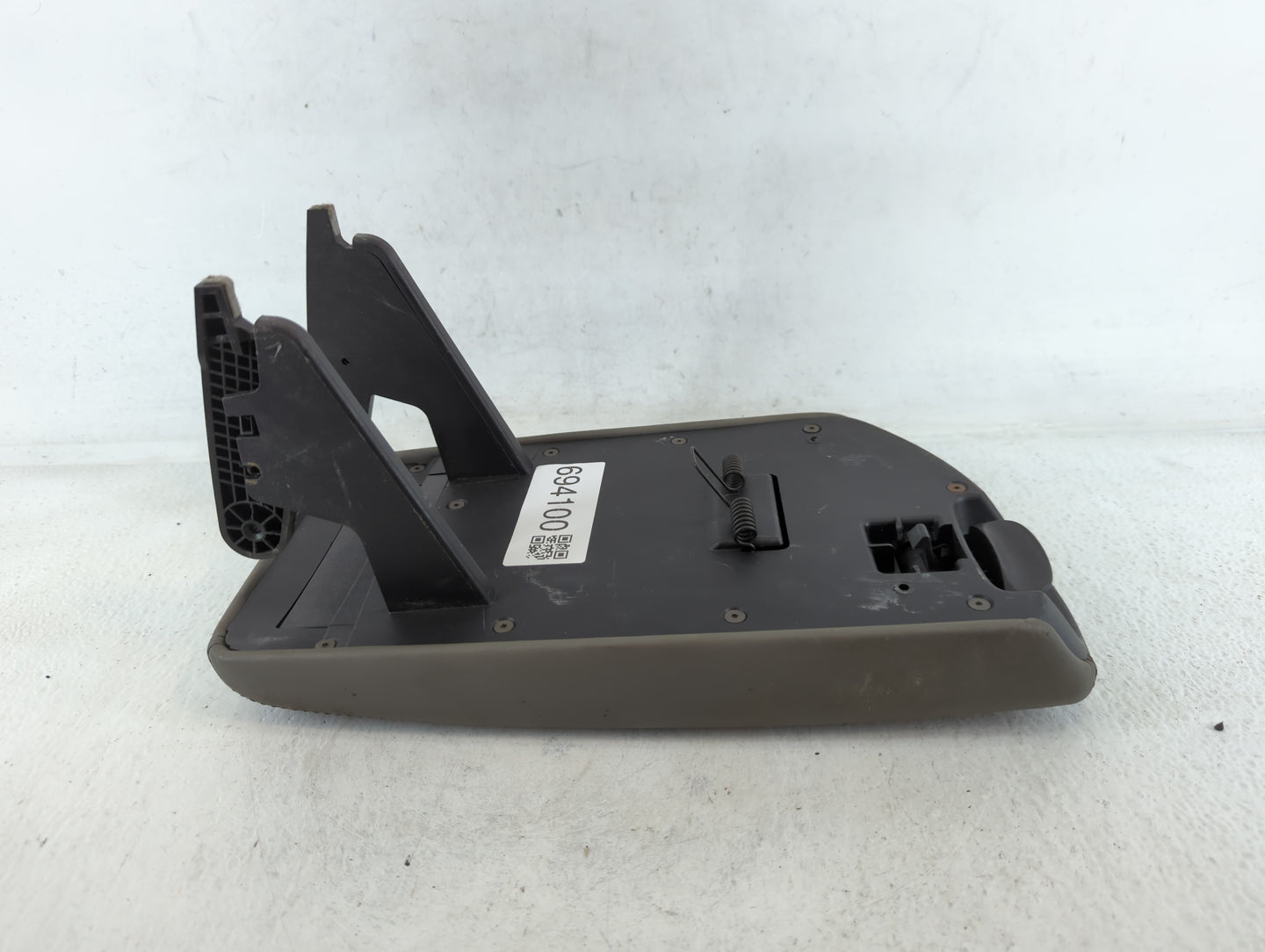 2015 Chevrolet Malibu Center Console Armrest Cover Lid Fits OEM Used Auto Parts - Oemusedautoparts1.com