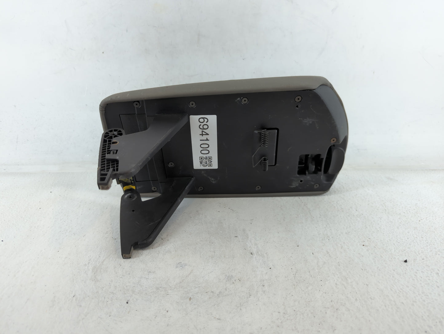 2015 Chevrolet Malibu Center Console Armrest Cover Lid Fits OEM Used Auto Parts - Oemusedautoparts1.com