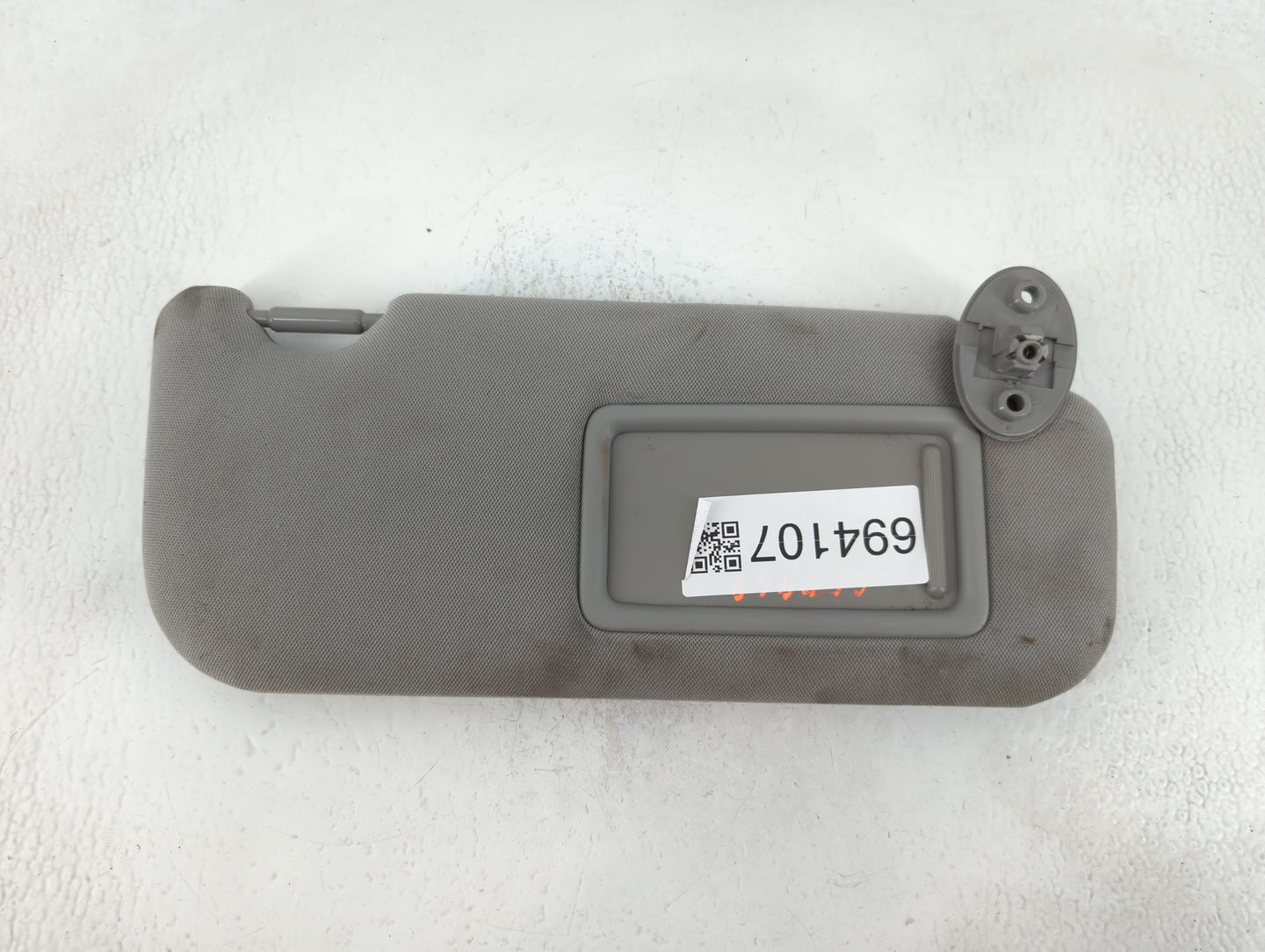 2018-2022 Toyota Camry Sun Visor Shade Replacement Passenger Right Mirror Fits Fits 2018 2019 2020 2021 2022 OEM Used Auto Parts - Oemusedautoparts1.com