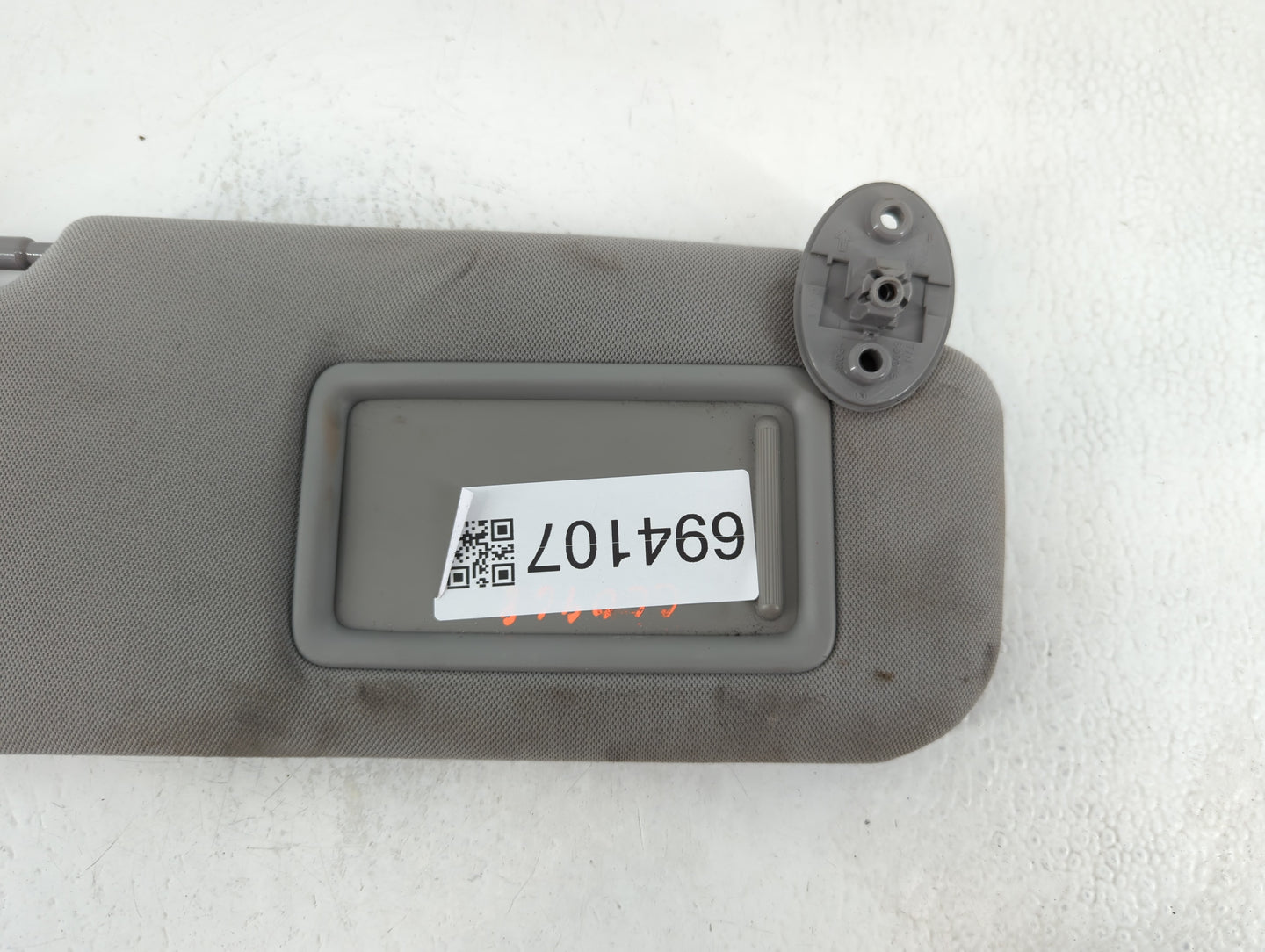 2018-2022 Toyota Camry Sun Visor Shade Replacement Passenger Right Mirror Fits Fits 2018 2019 2020 2021 2022 OEM Used Auto Parts - Oemusedautoparts1.com