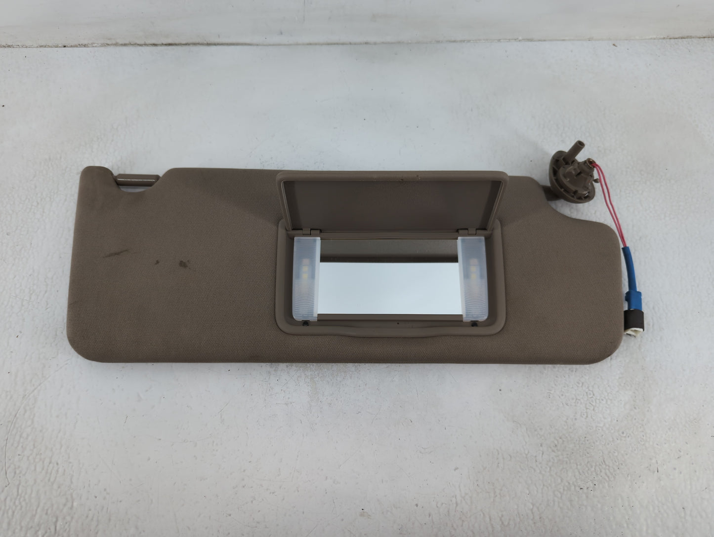 2016-2022 Honda Pilot Sun Visor Shade Replacement Passenger Right Mirror Fits Fits 2016 2017 2018 2019 2020 2021 2022 OEM Used Auto Parts - Oemusedautoparts1.com