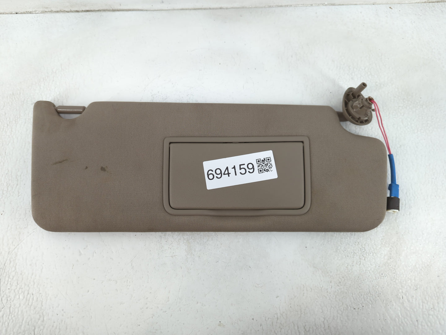 2016-2022 Honda Pilot Sun Visor Shade Replacement Passenger Right Mirror Fits Fits 2016 2017 2018 2019 2020 2021 2022 OEM Used Auto Parts - Oemusedautoparts1.com