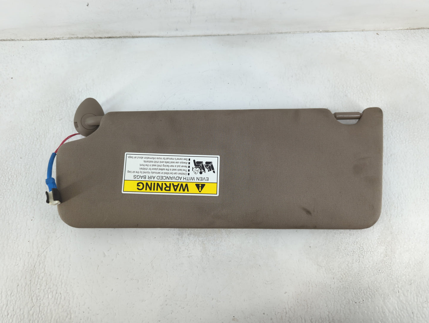 2016-2022 Honda Pilot Sun Visor Shade Replacement Passenger Right Mirror Fits Fits 2016 2017 2018 2019 2020 2021 2022 OEM Used Auto Parts - Oemusedautoparts1.com