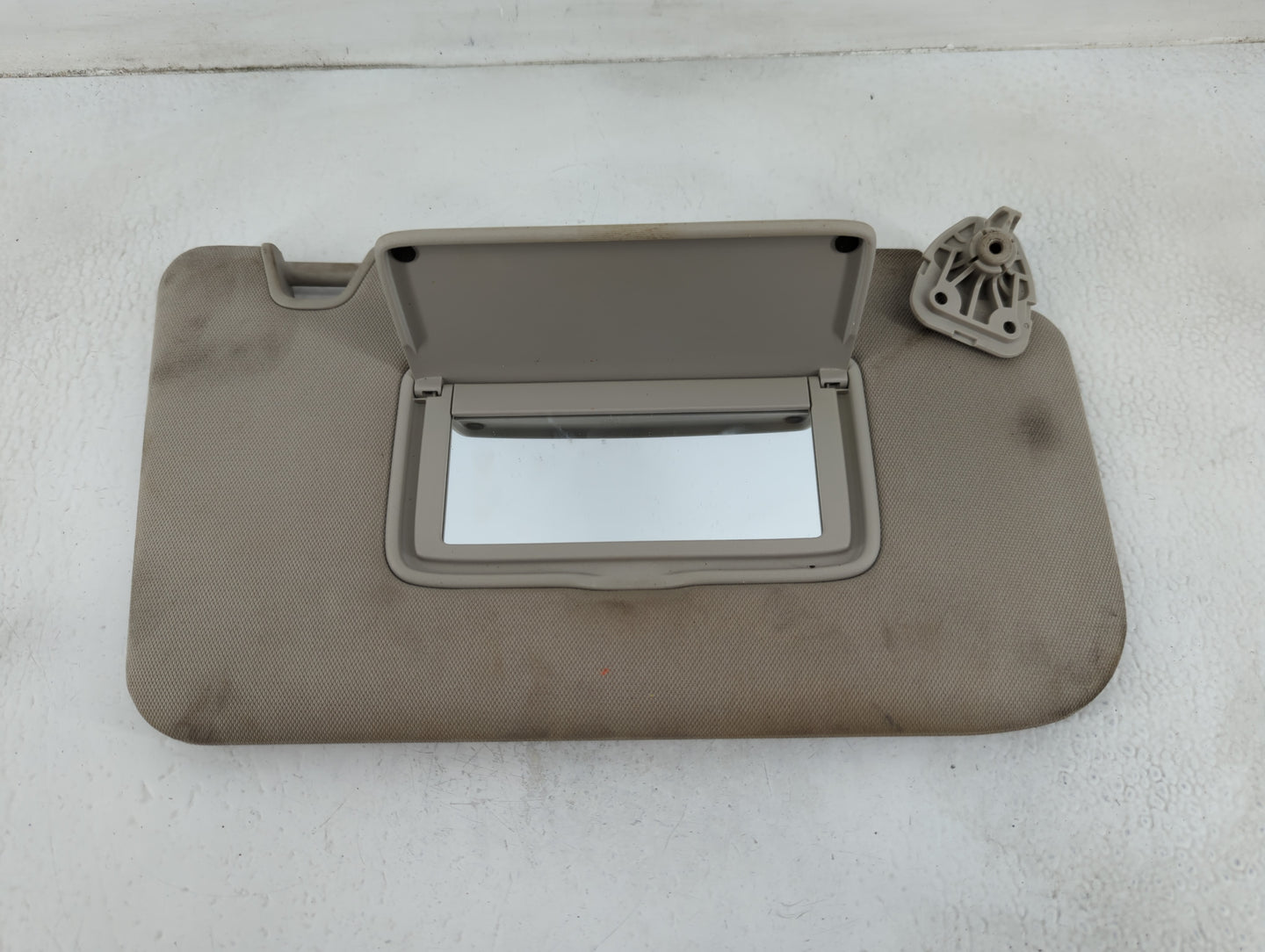 2018-2020 Nissan Rogue Sun Visor Shade Replacement Passenger Right Mirror Fits Fits 2018 2019 2020 OEM Used Auto Parts - Oemusedautoparts1.com