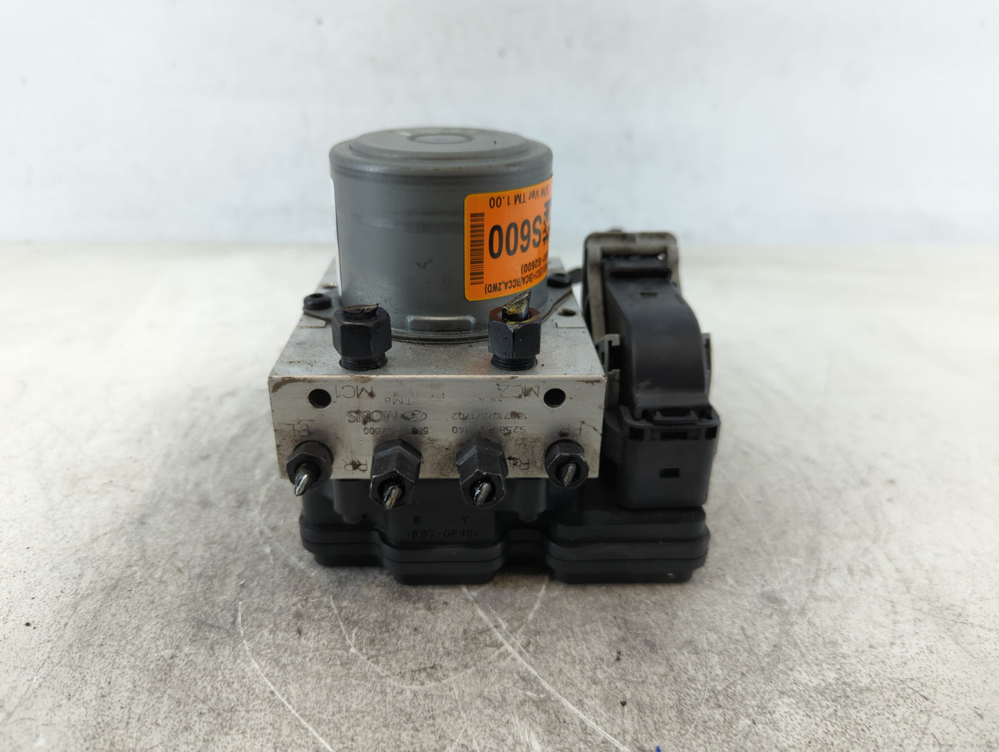 2019-2020 Hyundai Santa Fe ABS Pump Control Module Replacement P/N:61589-43200 Fits Fits 2019 2020 OEM Used Auto Parts - Oemusedautoparts1.com
