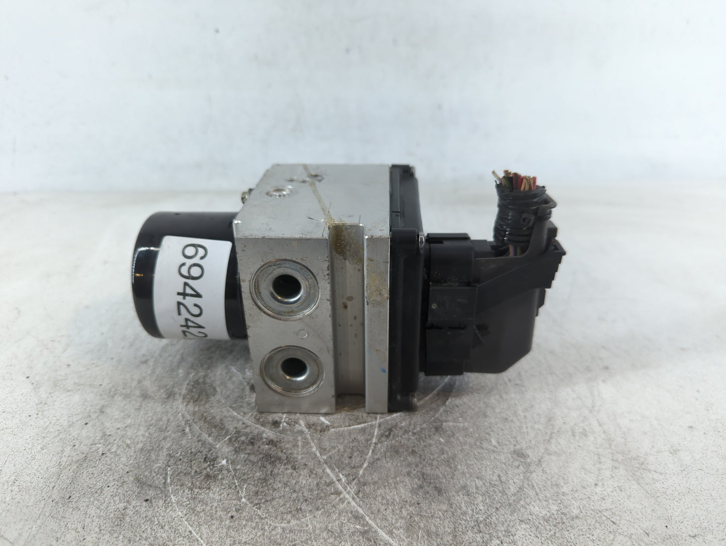 2012 Chevrolet Malibu ABS Pump Control Module Replacement P/N:224259-108 22800233 Fits OEM Used Auto Parts - Oemusedautoparts1.com
