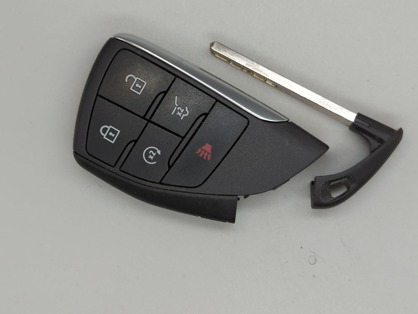 Buick Envision Keyless Entry Remote Fob XXXXXXXXX 13547571 5 buttons - Oemusedautoparts1.com