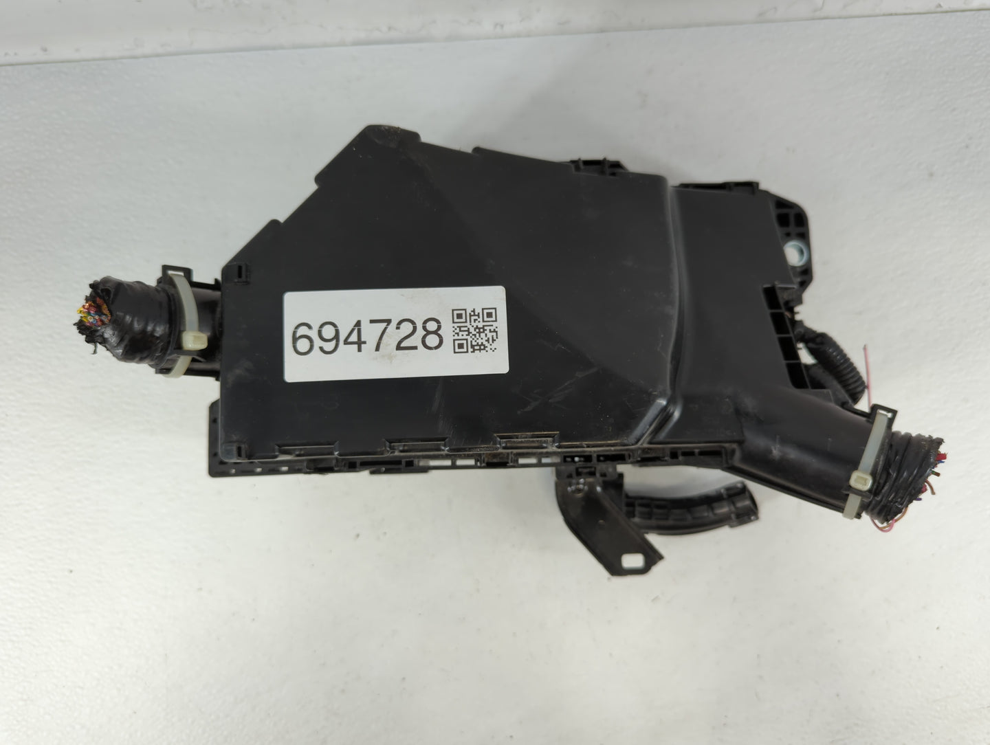 2018-2020 Honda Accord Fusebox Fuse Box Panel Relay Module P/N:30-TVA-A011 Fits Fits 2018 2019 2020 OEM Used Auto Parts - Oemusedautoparts1.com