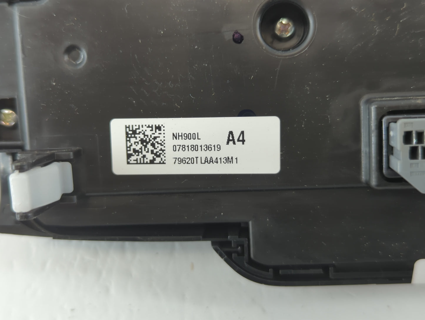 2017-2022 Honda Cr-V Climate Control Module Temperature AC/Heater Replacement P/N:07818013619 NH900L Fits OEM Used Auto Parts - Oemusedautoparts1.com