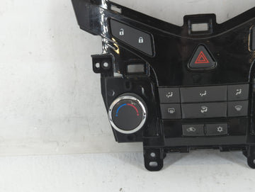 2011-2012 Chevrolet Cruze Climate Control Module Temperature AC/Heater Replacement P/N:95017054 Fits Fits 2011 2012 OEM Used Auto Parts