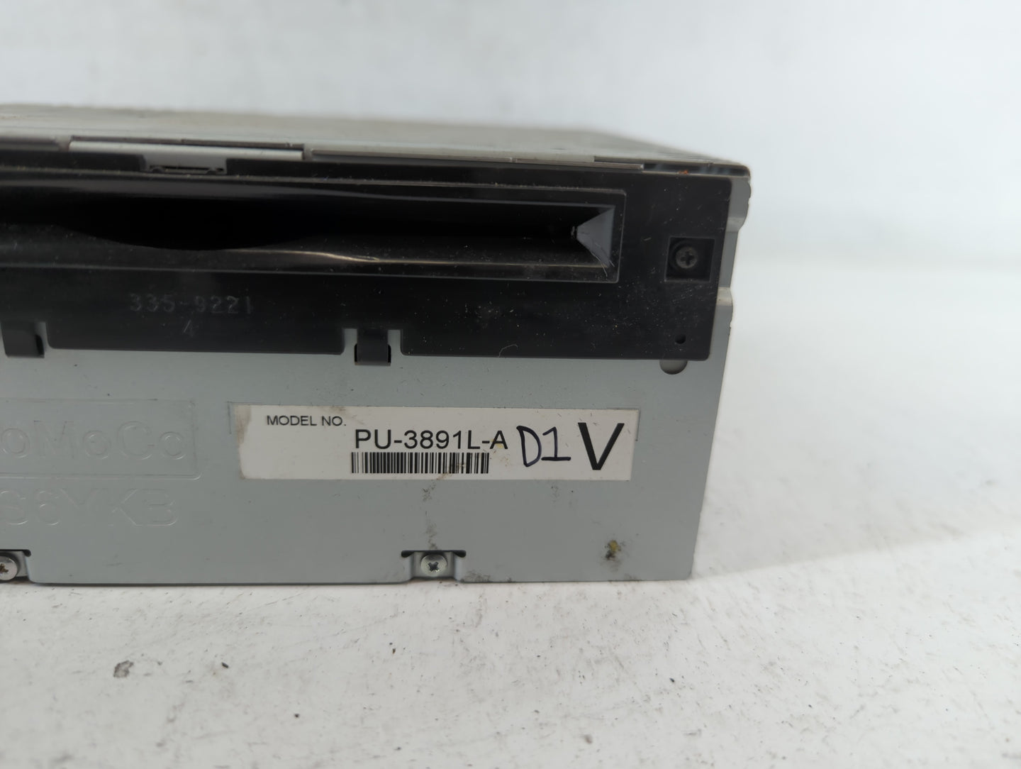 2014-2015 Ford Explorer Radio AM FM Cd Player Receiver Replacement P/N:EB5T-19C107-CB Fits Fits 2014 2015 OEM Used Auto Parts - Oemusedautoparts1.com