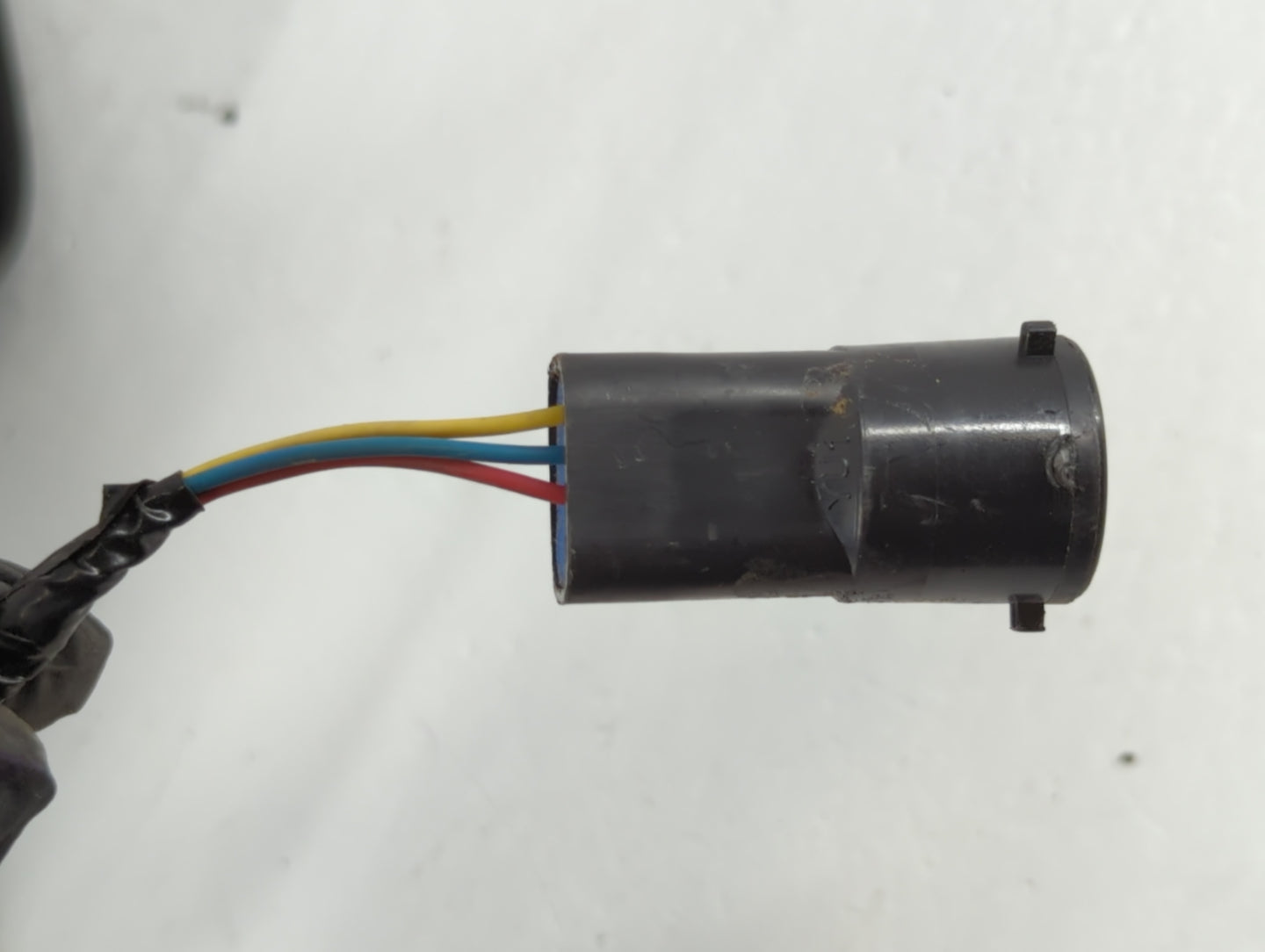 2000-2007 Ford Taurus Side Mirror Replacement Passenger Right View Door Mirror Fits Fits 2000 2001 2002 2003 2004 2005 2006 2007 OEM Used Auto Parts - Oemusedautoparts1.com