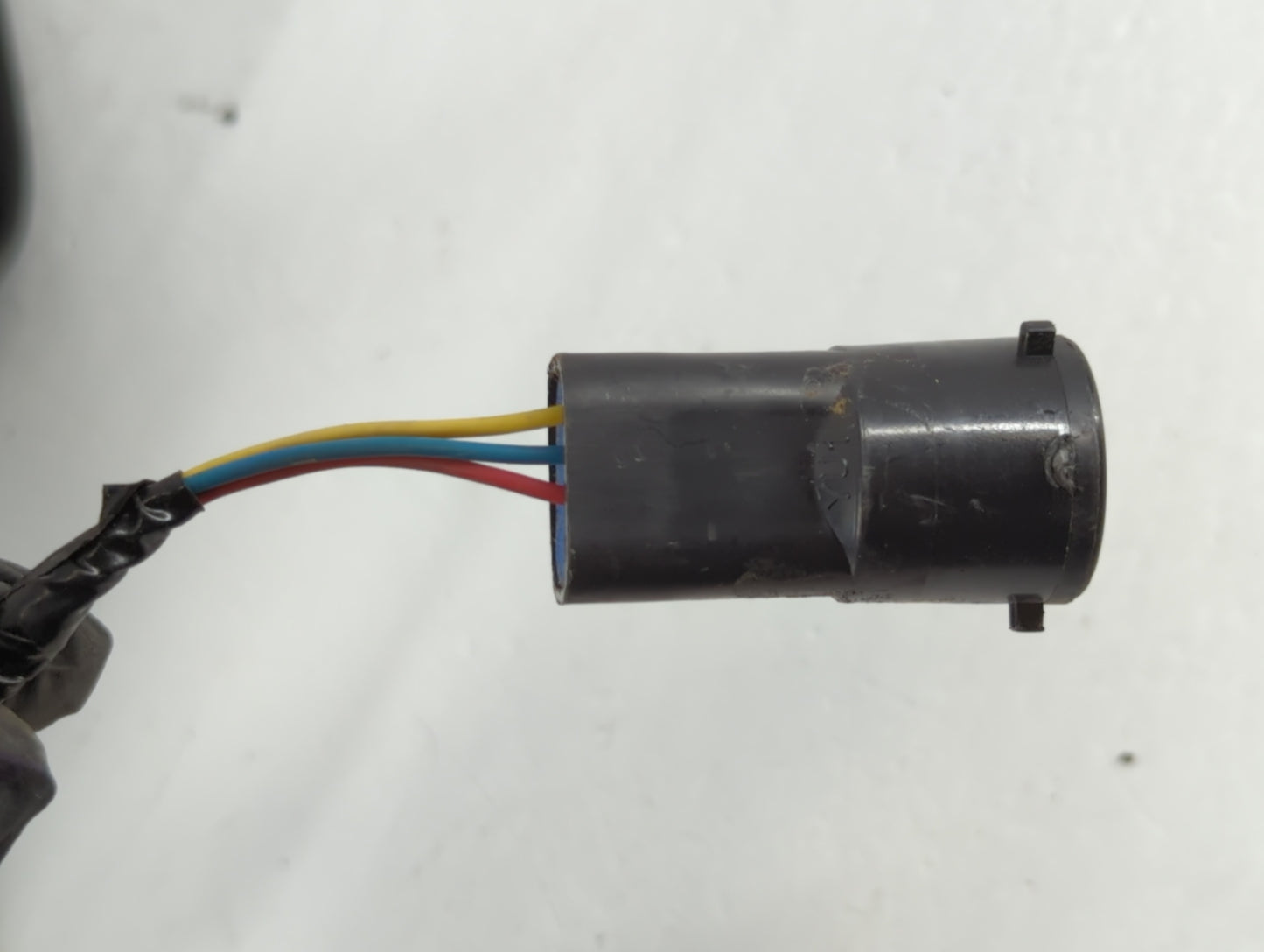 2000-2007 Ford Taurus Side Mirror Replacement Passenger Right View Door Mirror Fits Fits 2000 2001 2002 2003 2004 2005 2006 2007 OEM Used Auto Parts - Oemusedautoparts1.com