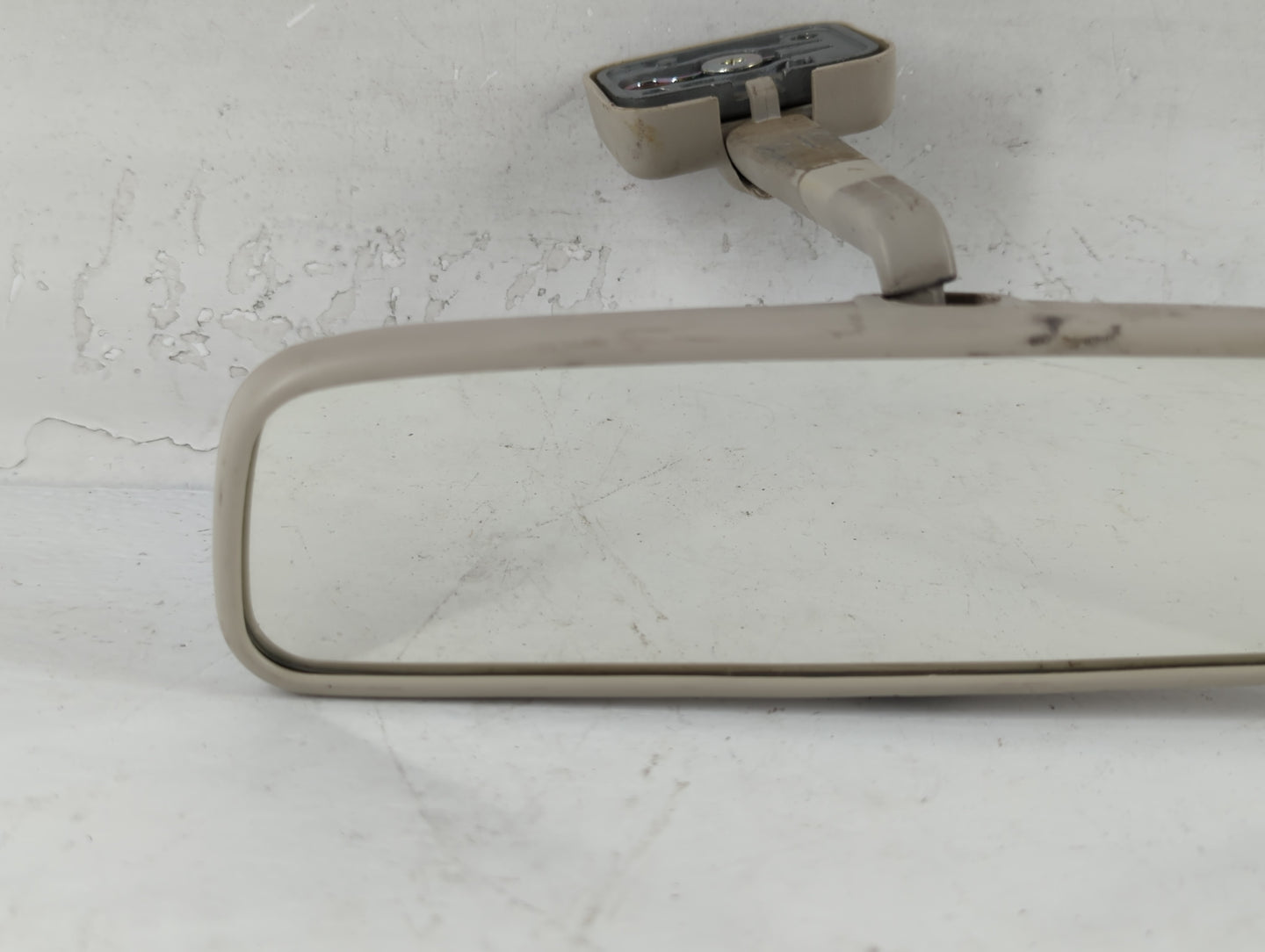 1996 Ford Aspire Interior Rear View Mirror Replacement OEM P/N:IE200681 Fits OEM Used Auto Parts - Oemusedautoparts1.com