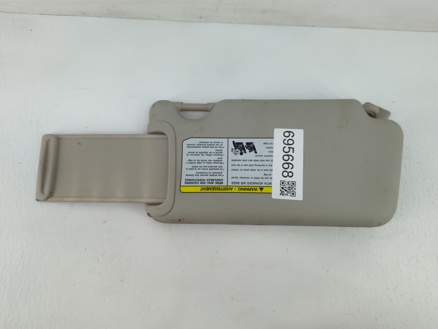 2013-2015 Nissan Versa Sun Visor Shade Replacement Passenger Right Mirror Fits Fits 2013 2014 2015 OEM Used Auto Parts - Oemusedautoparts1.com