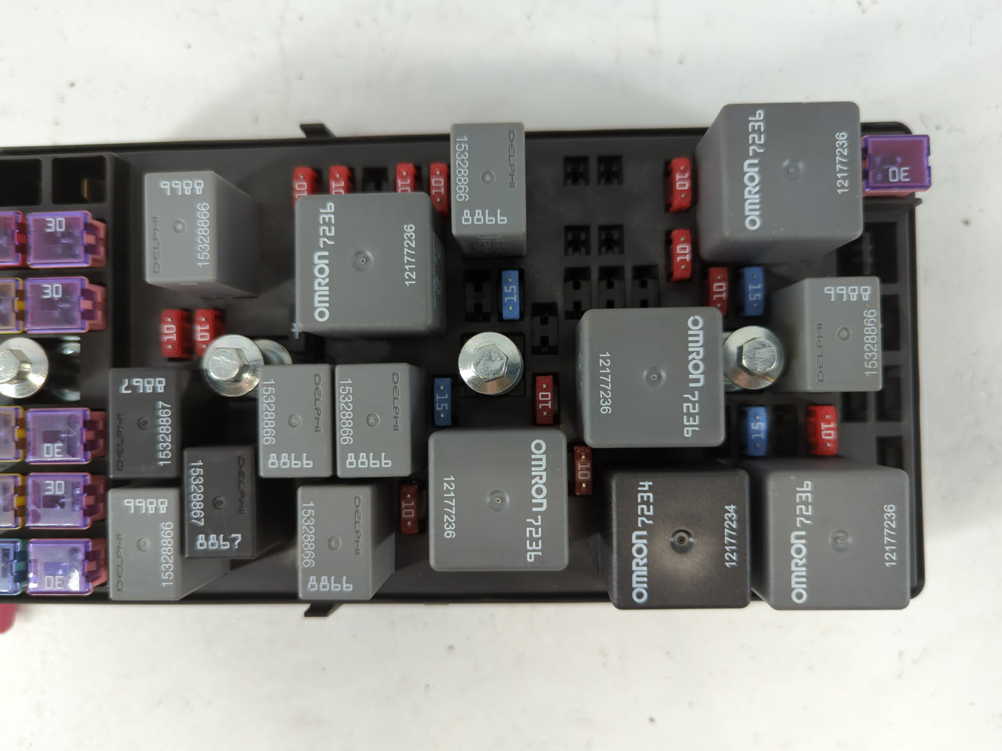 2000-2002 Toyota Echo Fusebox Fuse Box Panel Relay Module P/N:15239825 Fits Fits 2000 2001 2002 OEM Used Auto Parts - Oemusedautoparts1.com