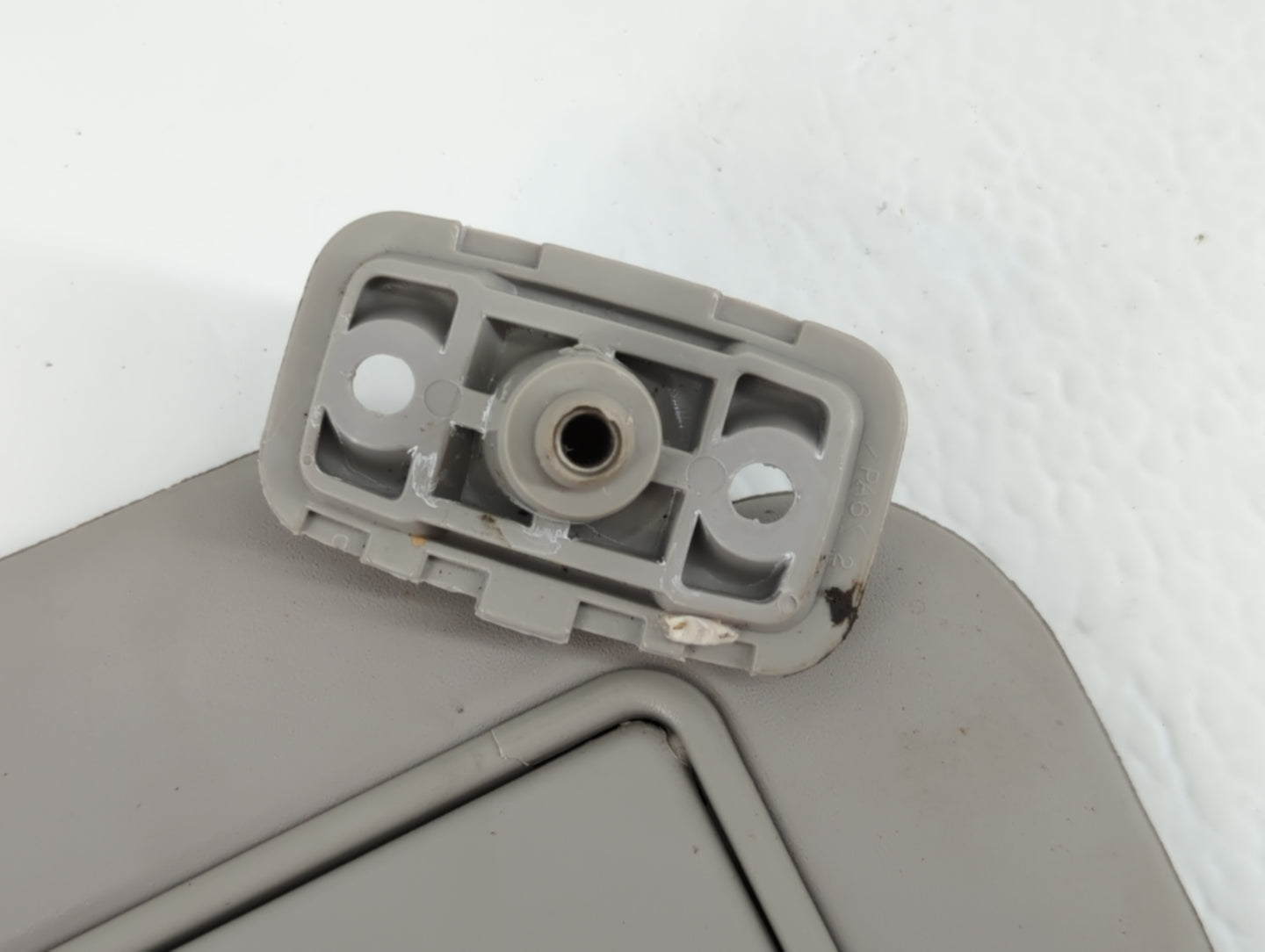 2010-2013 Kia Soul Sun Visor Shade Replacement Passenger Right Mirror Fits Fits 2010 2011 2012 2013 OEM Used Auto Parts - Oemusedautoparts1.com