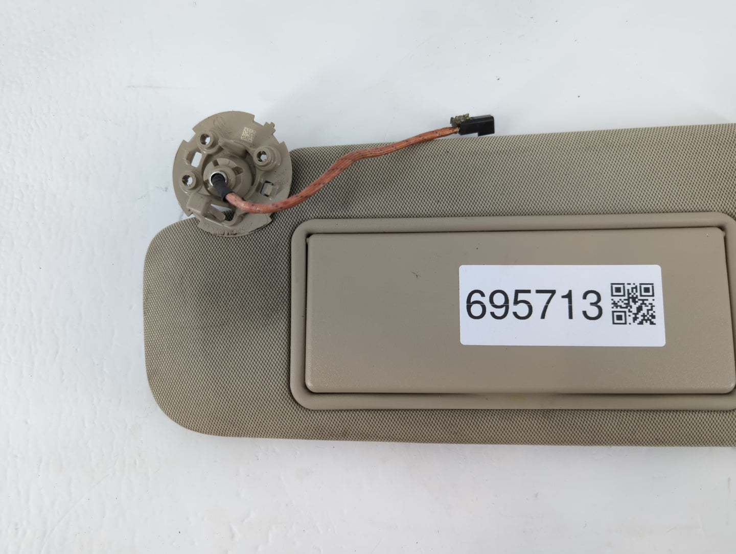 2013-2019 Cadillac Xts Sun Visor Shade Replacement Driver Left Mirror Fits Fits 2013 2014 2015 2016 2017 2018 2019 OEM Used Auto Parts - Oemusedautoparts1.com