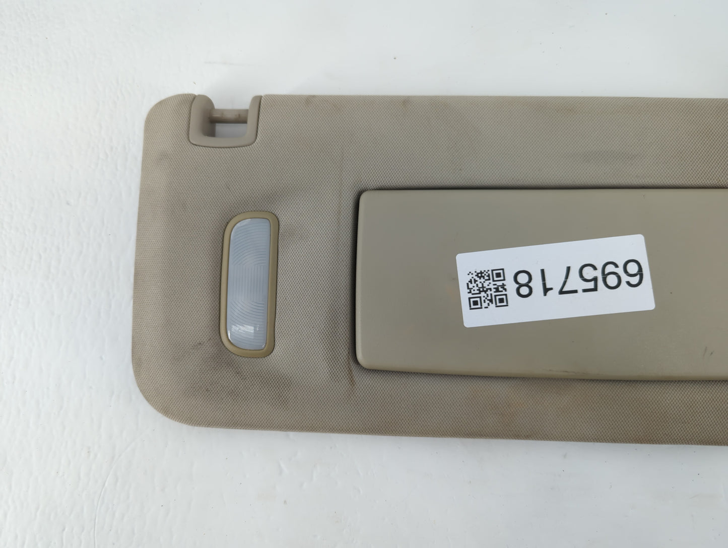 2007 Chevrolet Avalanche 1500 Sun Visor Shade Replacement Passenger Right Mirror Fits Fits 2008 2009 2010 2011 2012 2013 2014 OEM Used Auto Parts - Oemusedautoparts1.com